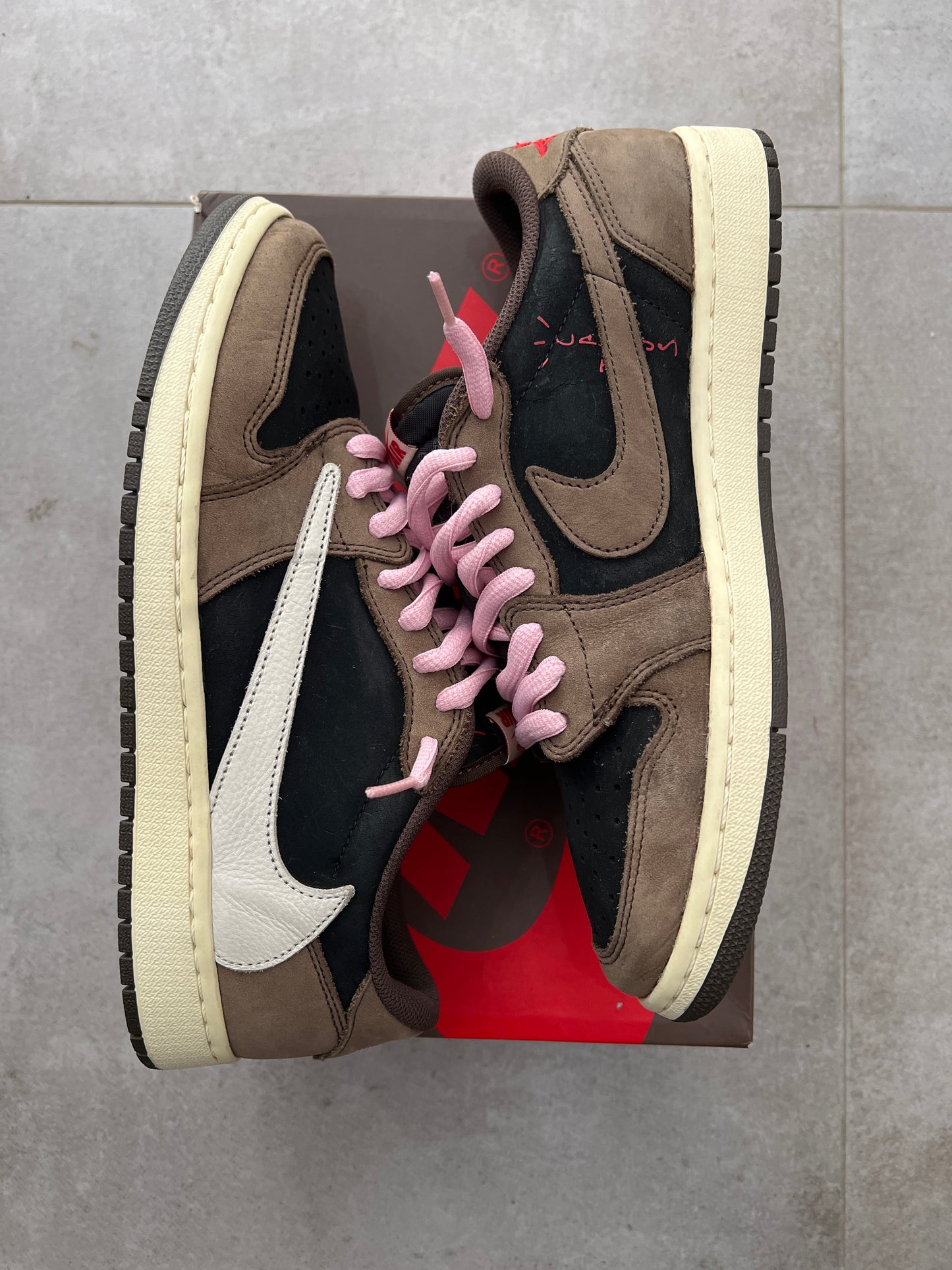 Jordan 1 Low x Travis Scott Mocha