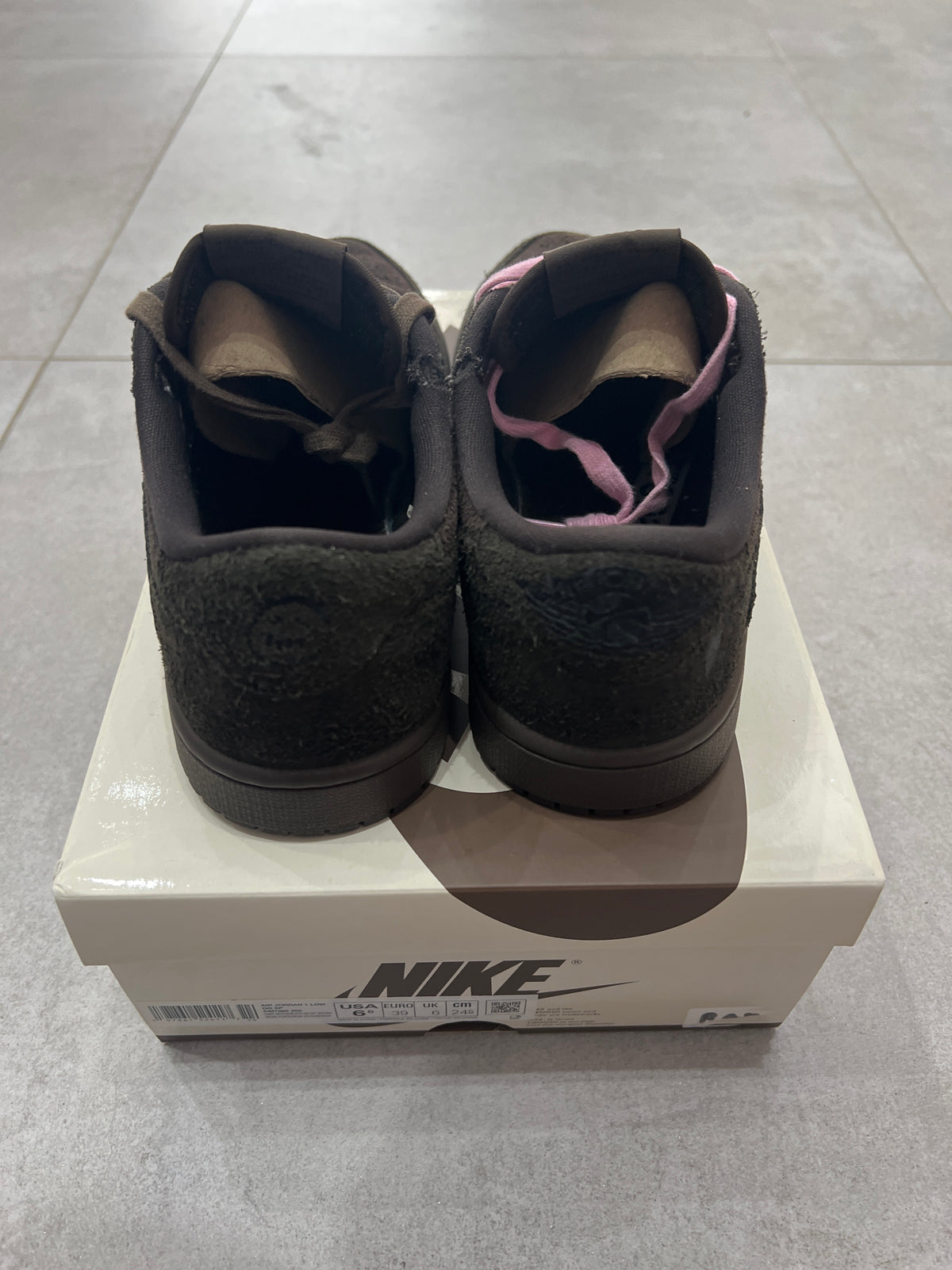 Jordan 1 Low x Travis Scott „Velvet Brown”