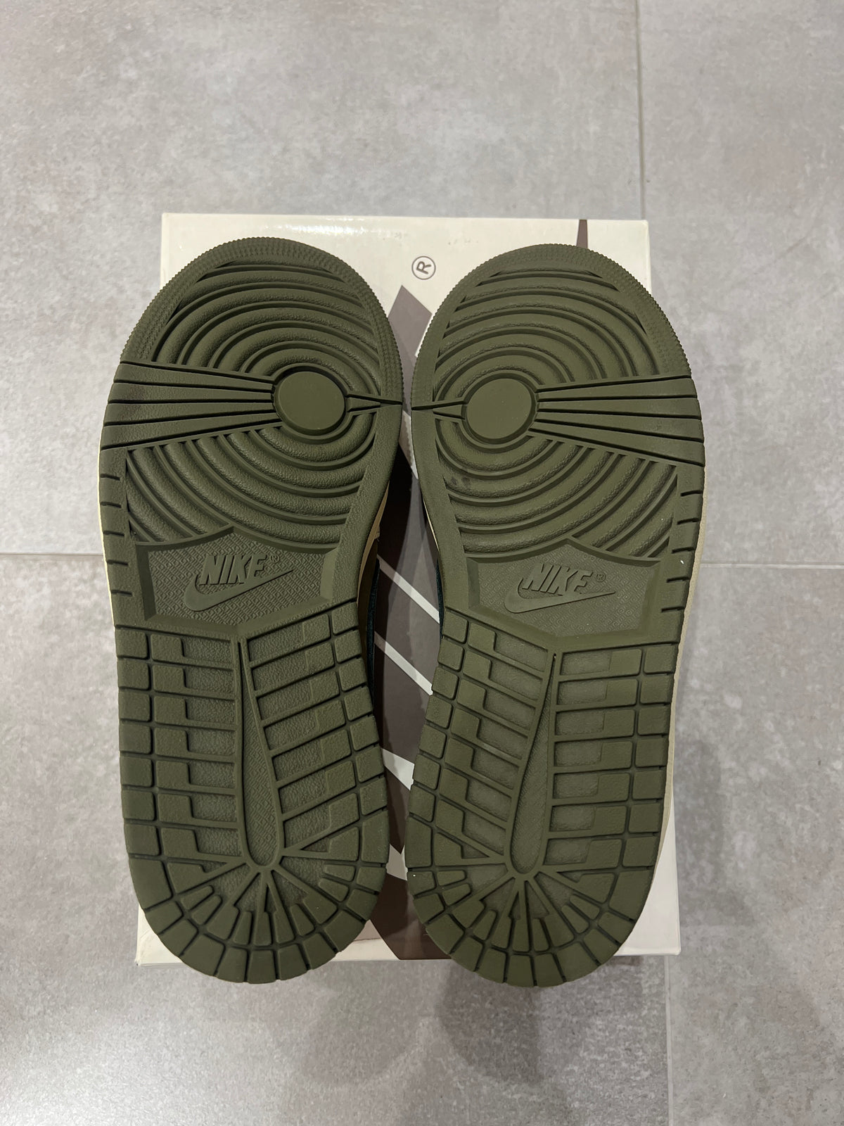 Jordan 1 Low x Travis Scott „Medium Olive”