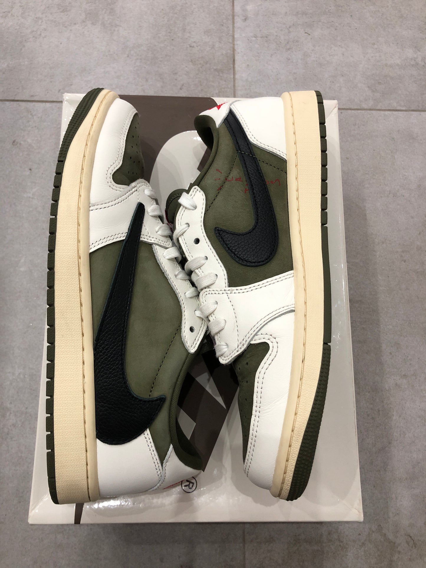 Jordan 1 Low x Travis Scott Medium Olive