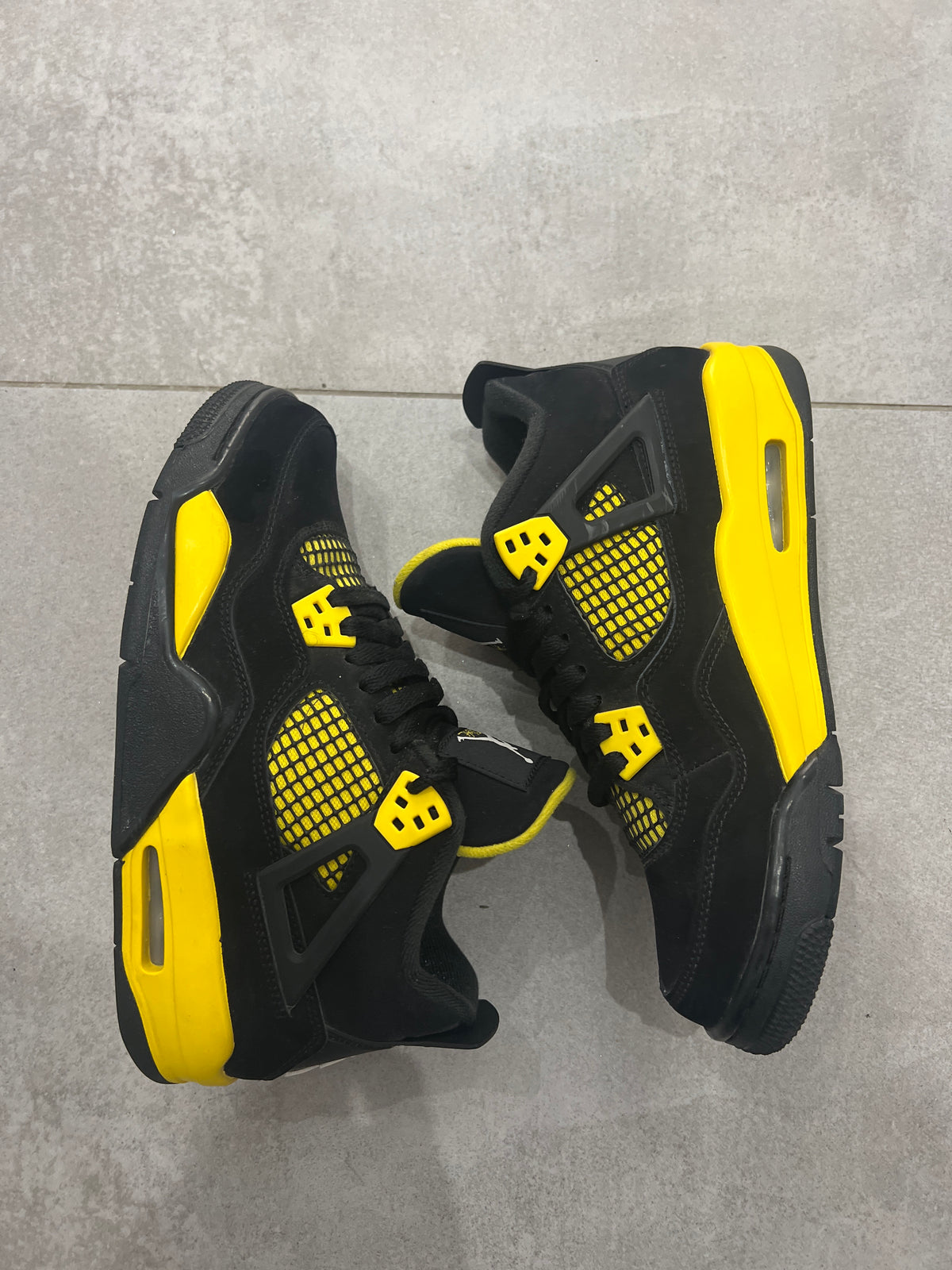 Jordan 4 Thunder