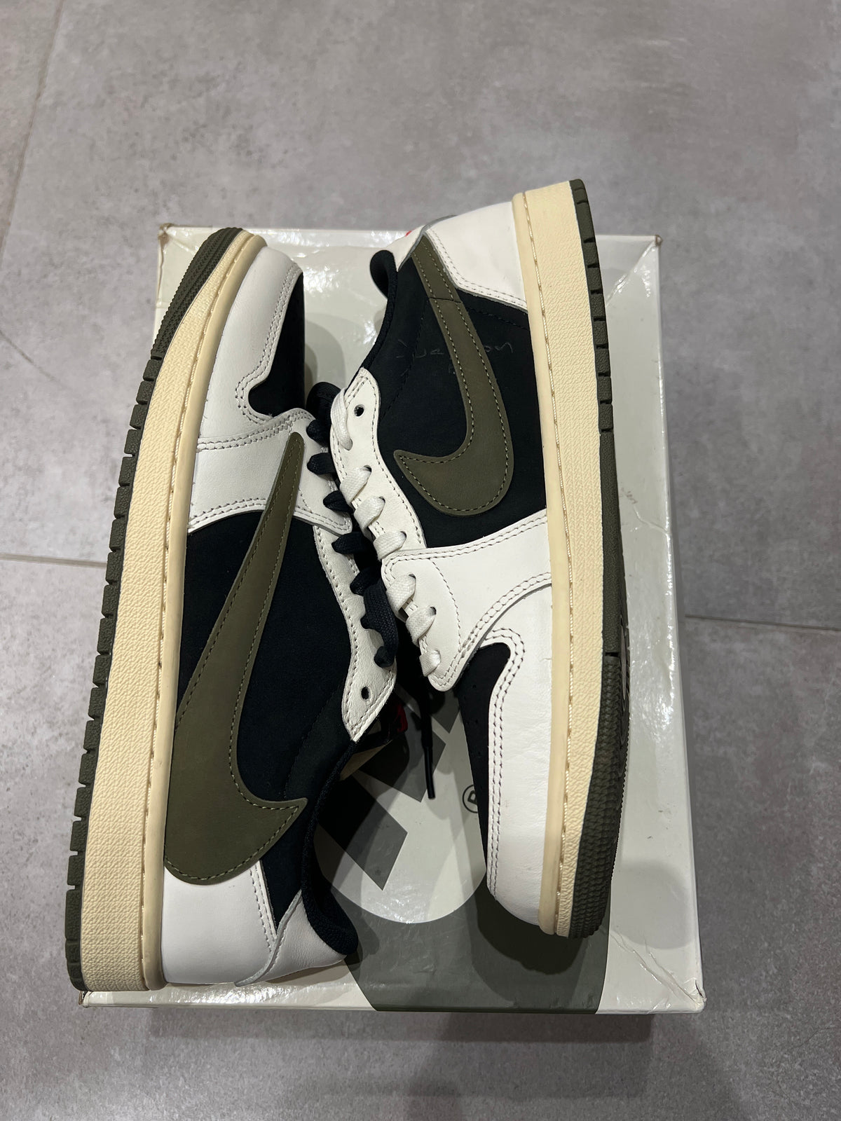 Jordan 1 Low x Travis Scott Olive