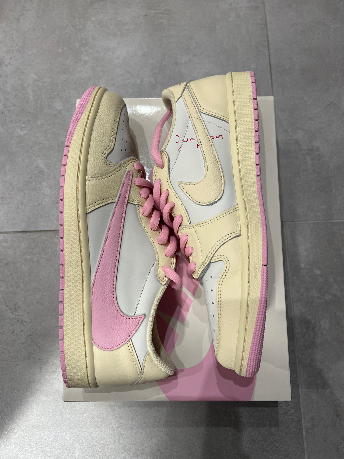 Jordan 1 Low x Travis Scott Shy Pink