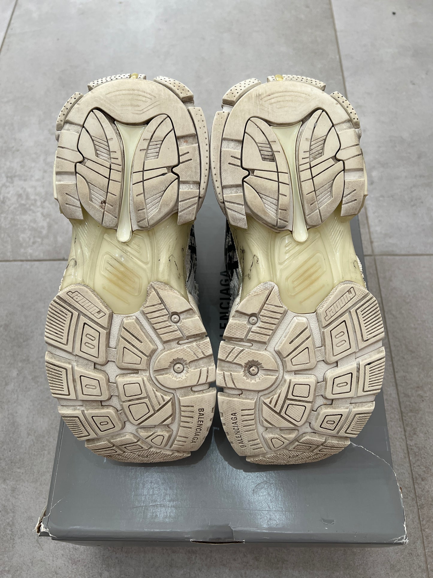 Balenciaga Runner Graffiti