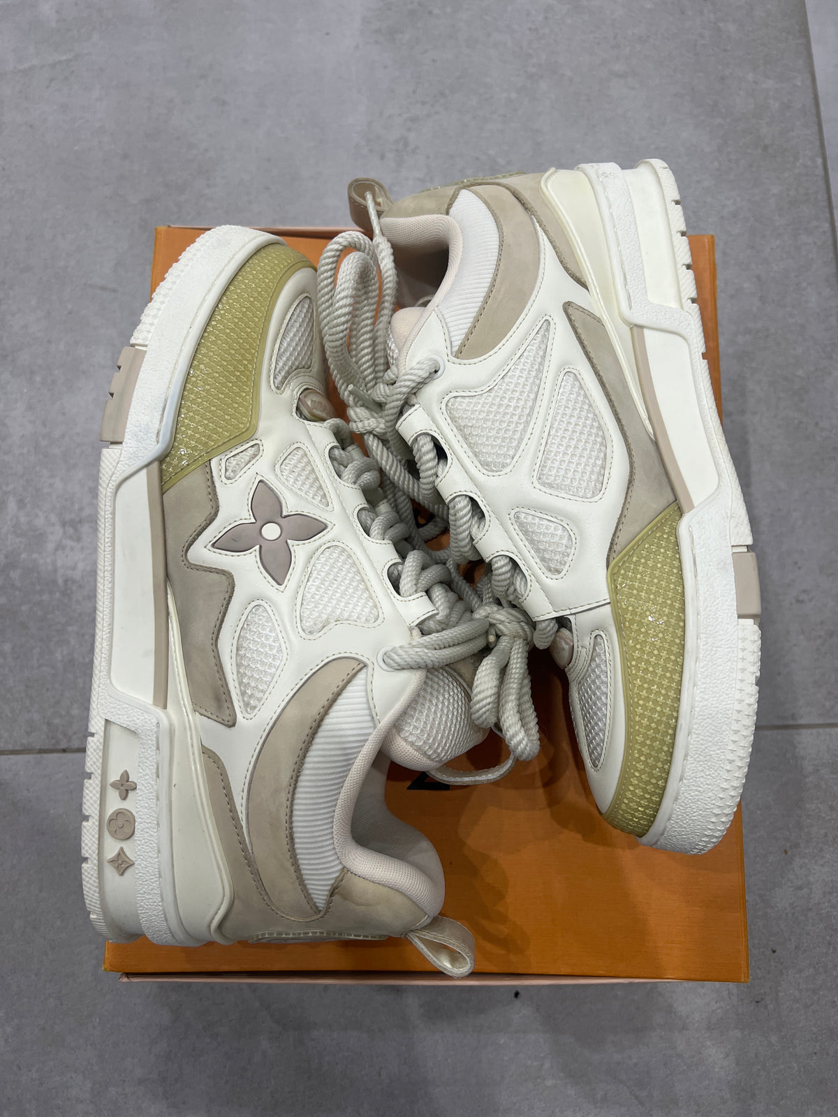 Louis Vuitton Skate Beige