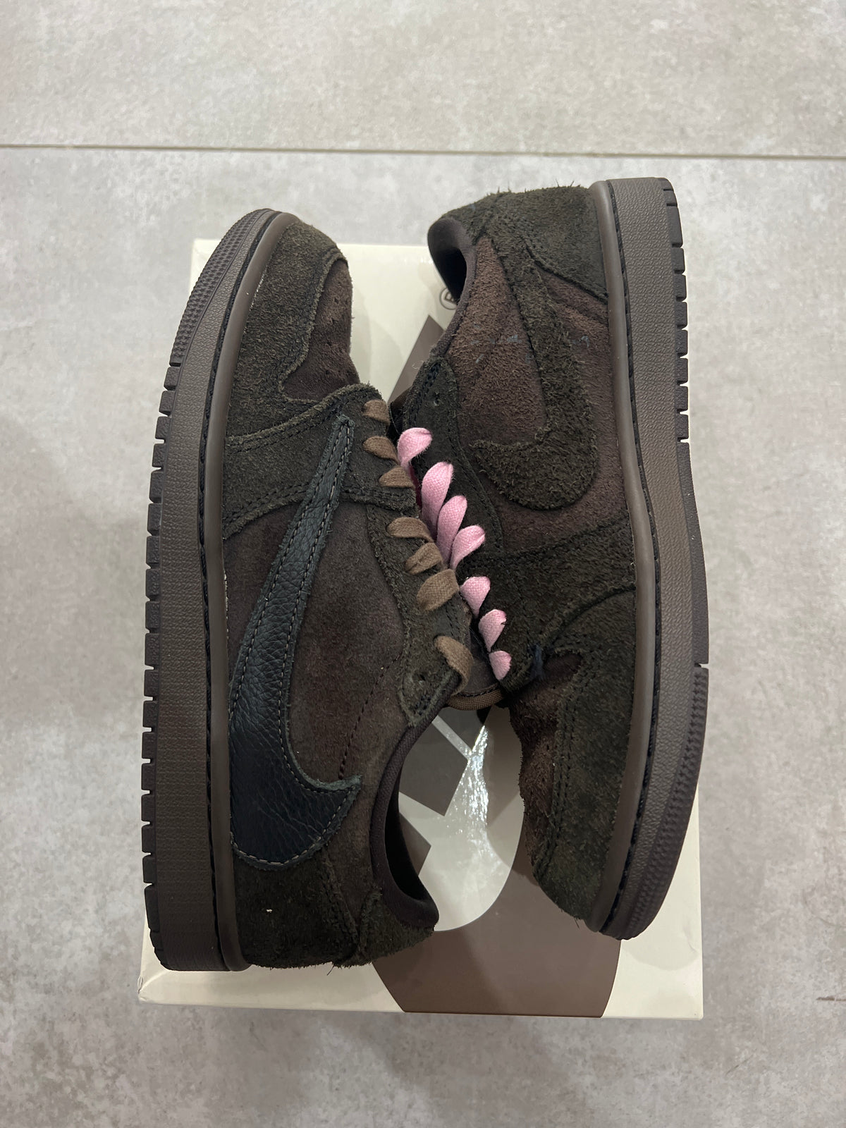 Jordan 1 Low x Travis Scott „Velvet Brown”