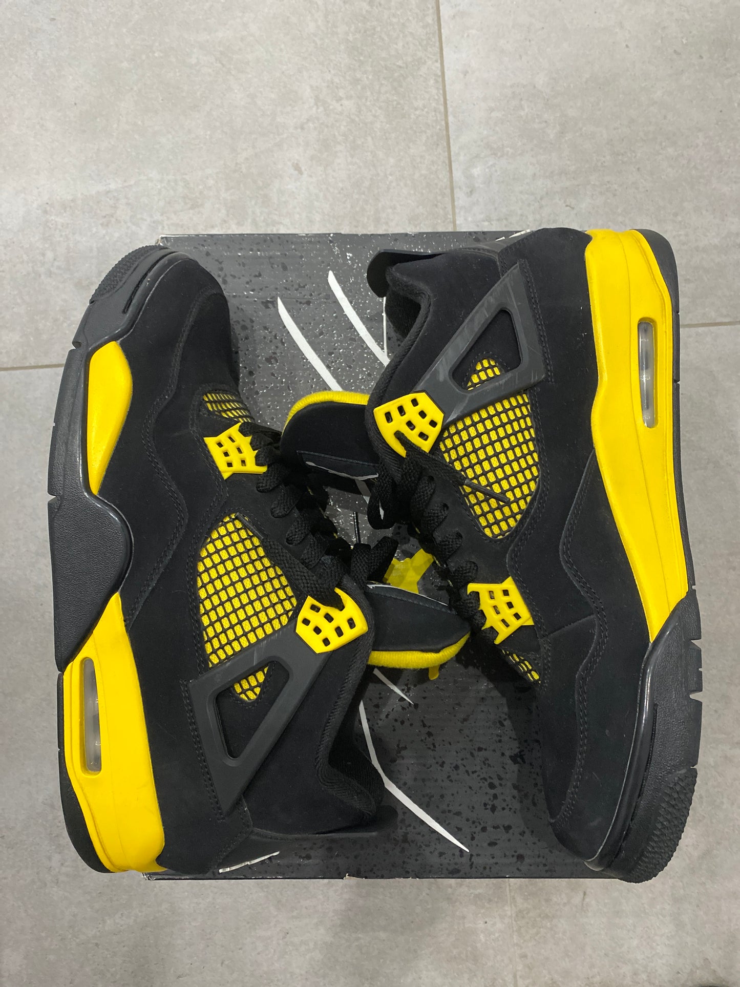 Jordan 4 Thunder