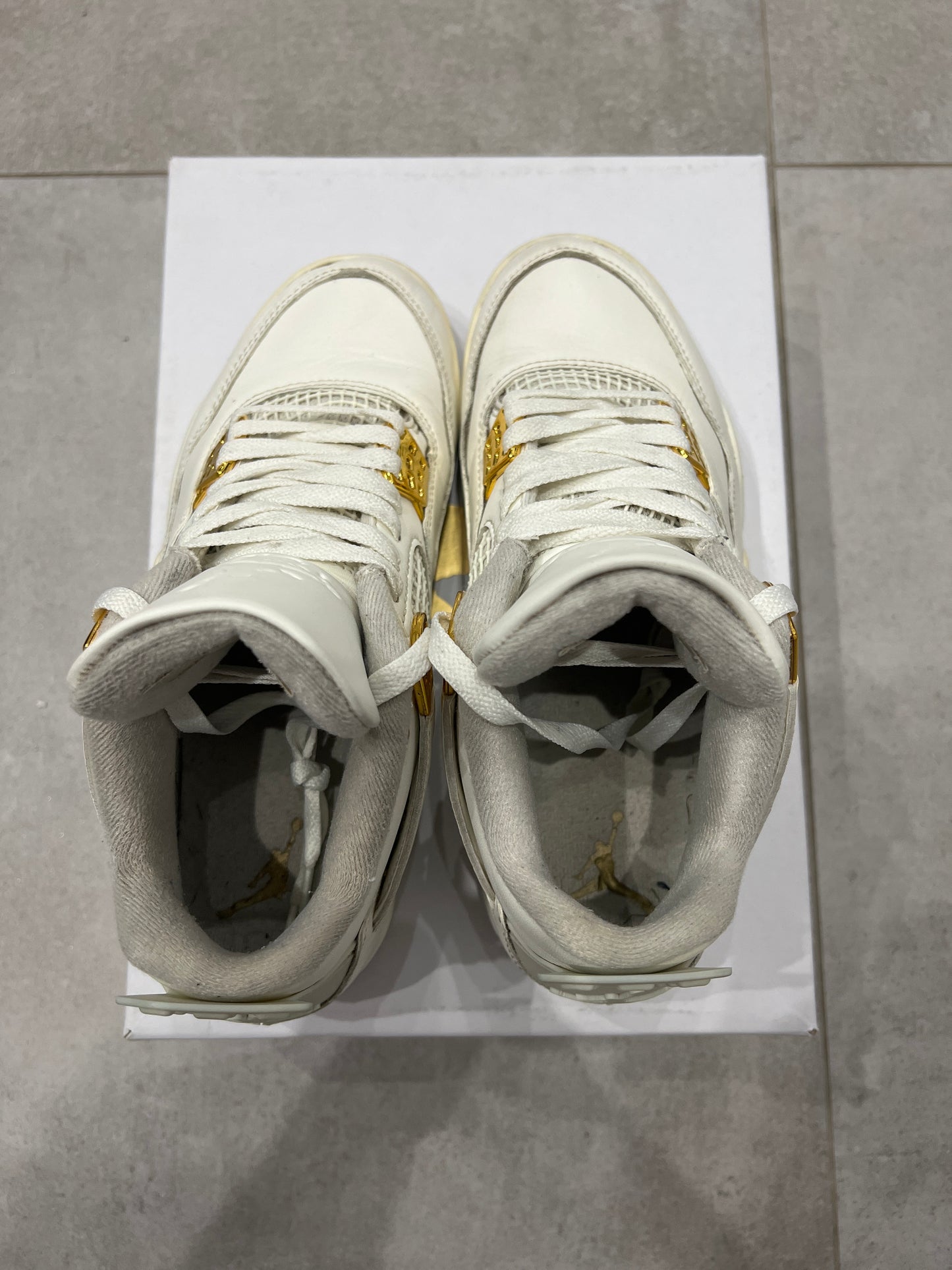 Jordan 4 Metalic Gold