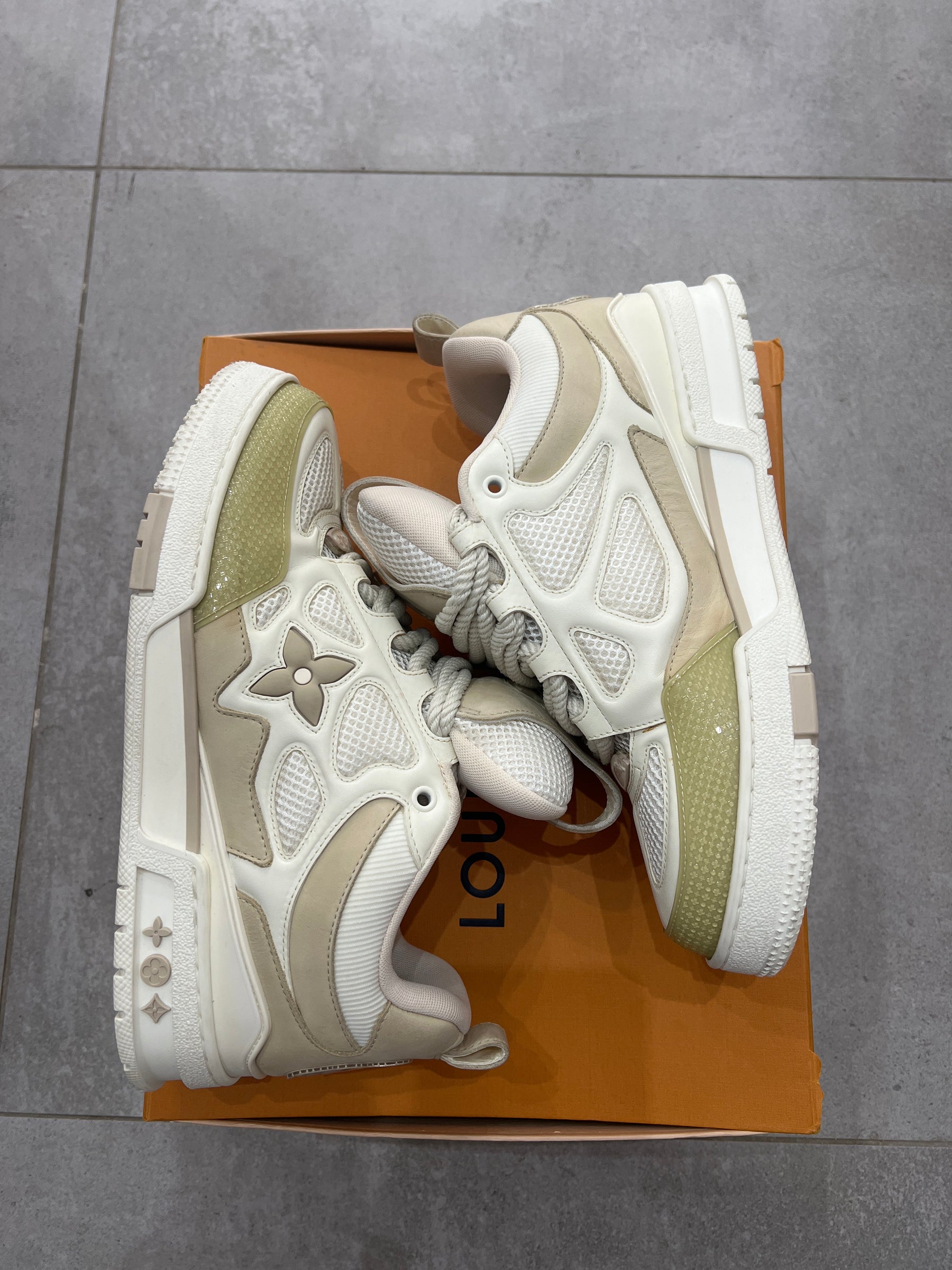 Louis Vuitton Skate Beige White