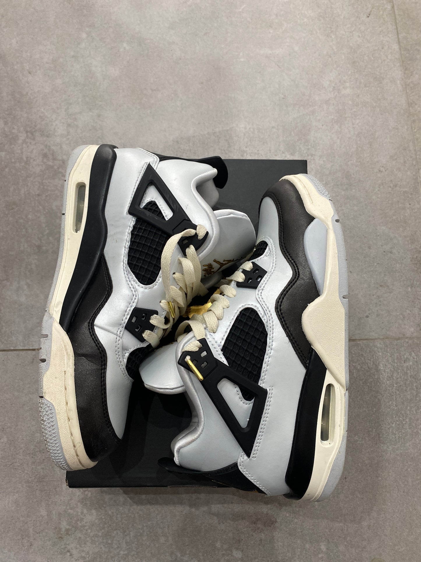 Jordan 4 Pure Platinum