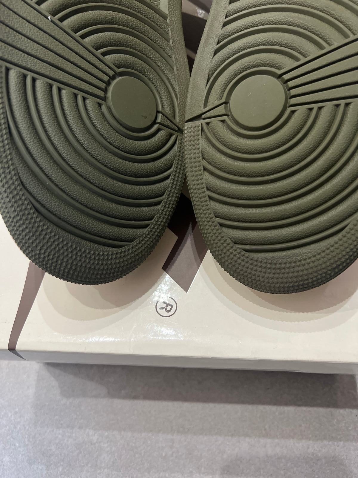 Jordan 1 Low x Travis Scott „Medium Olive”