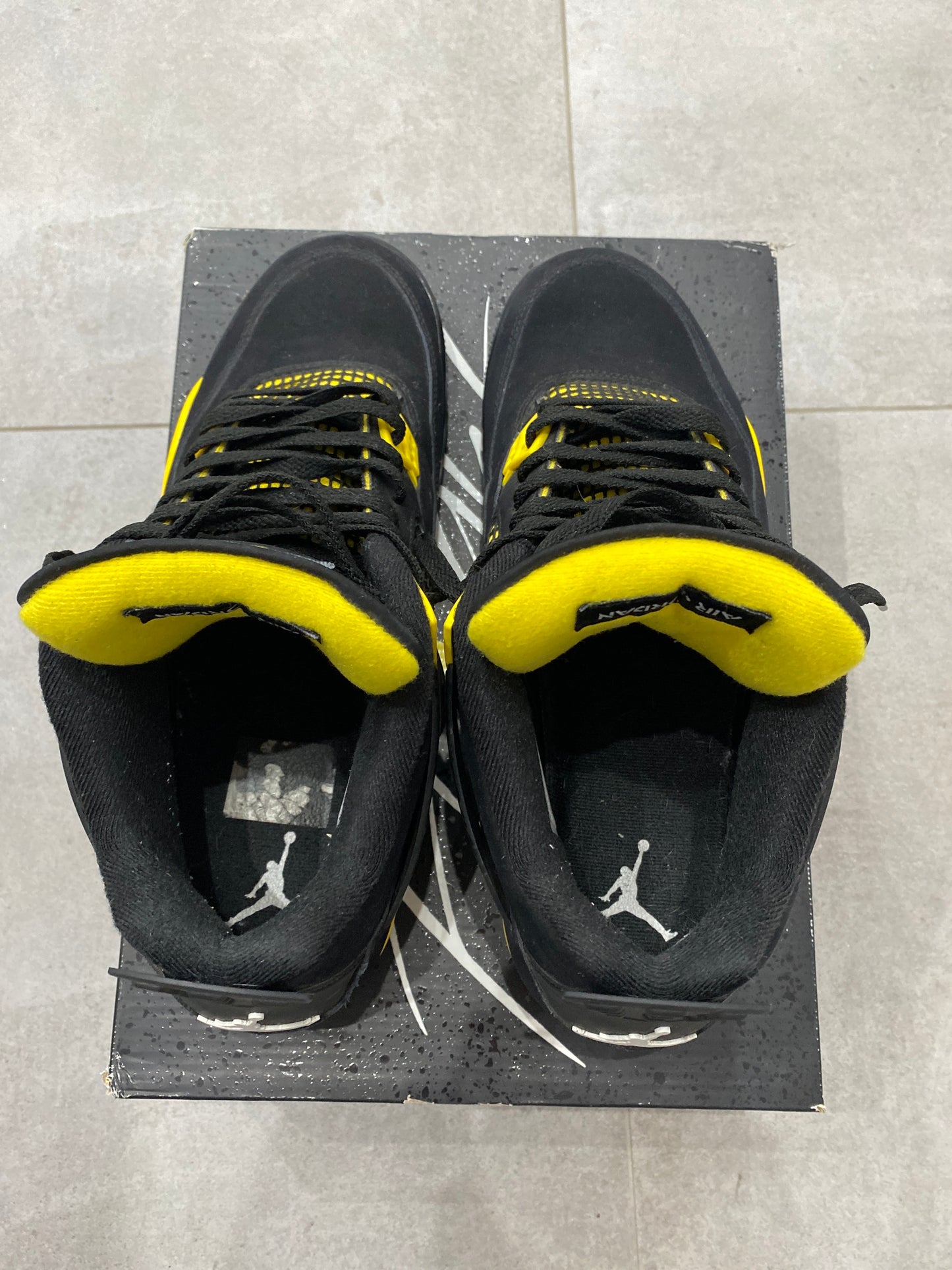 Jordan 4 Thunder