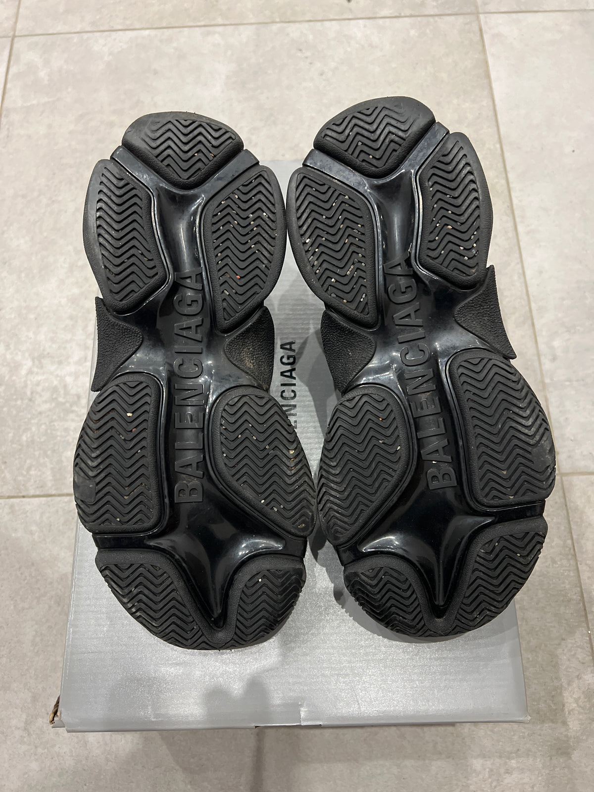 Balenciaga Triple S/3S Black