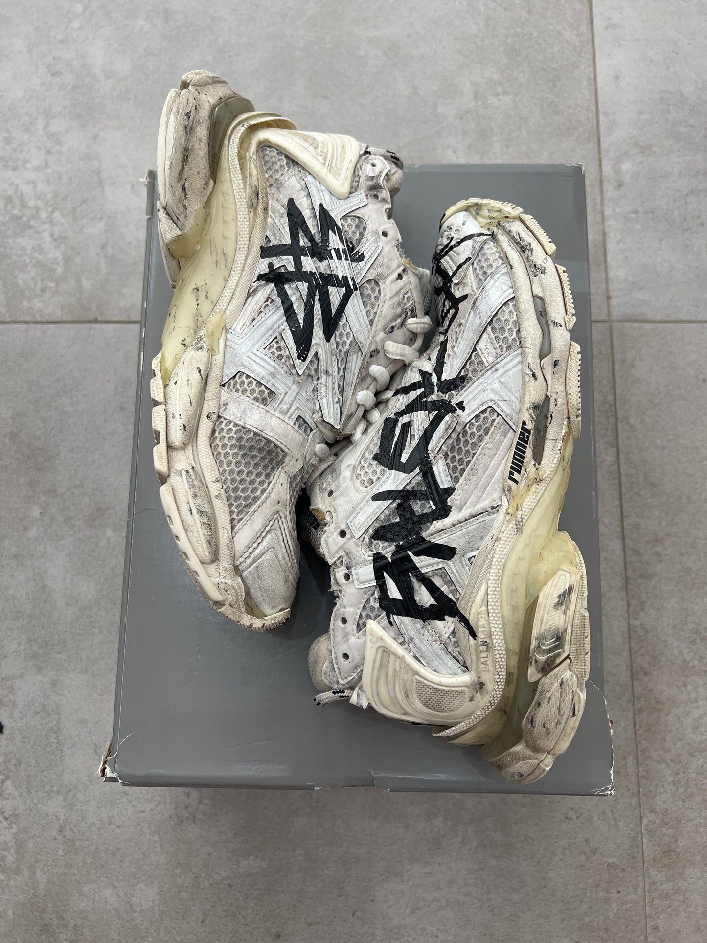 Balenciaga Runner Graffiti