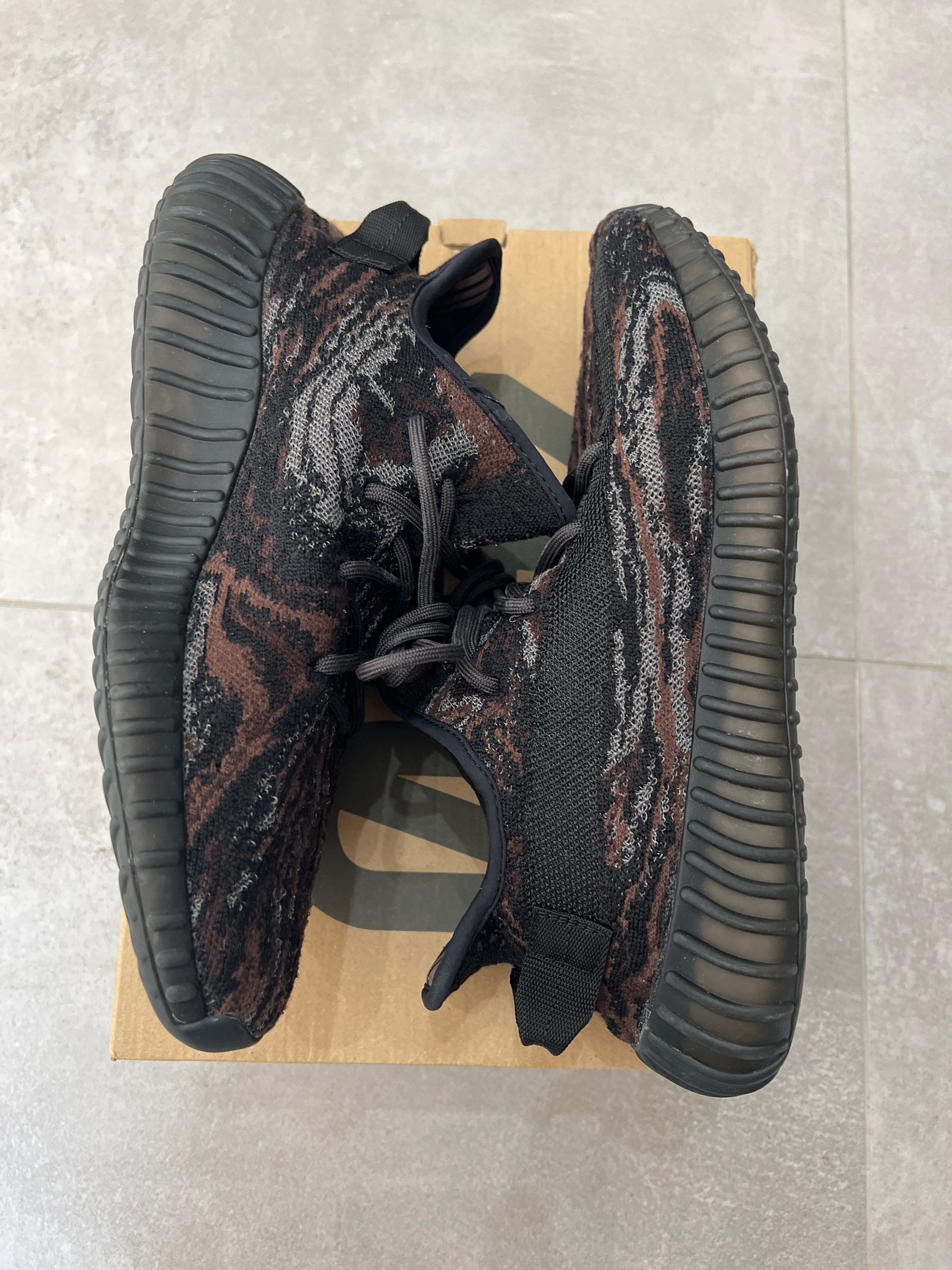 Yeezy 350v2 Mx Rock