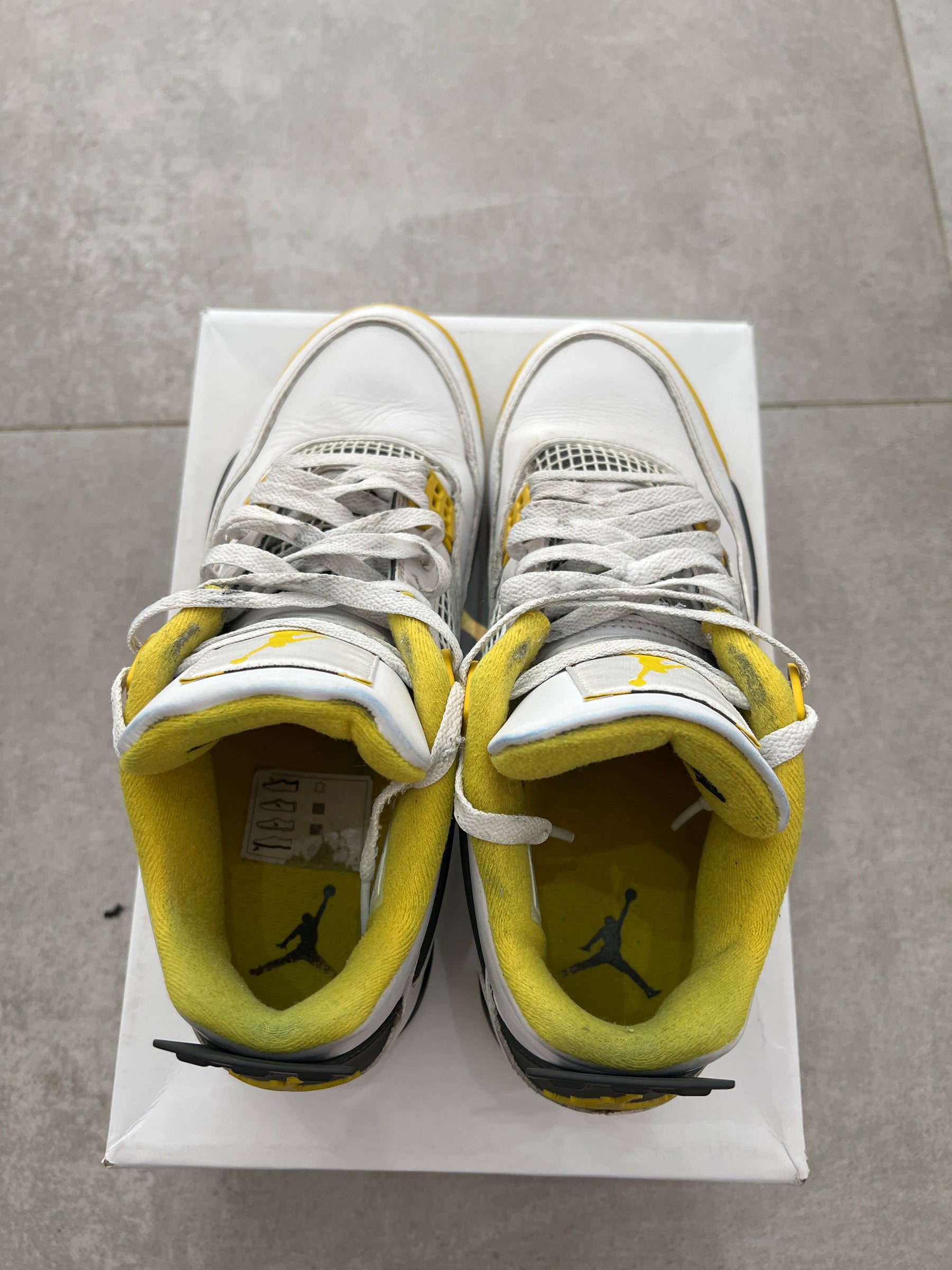 Jordan 4 Vivid Sulfur