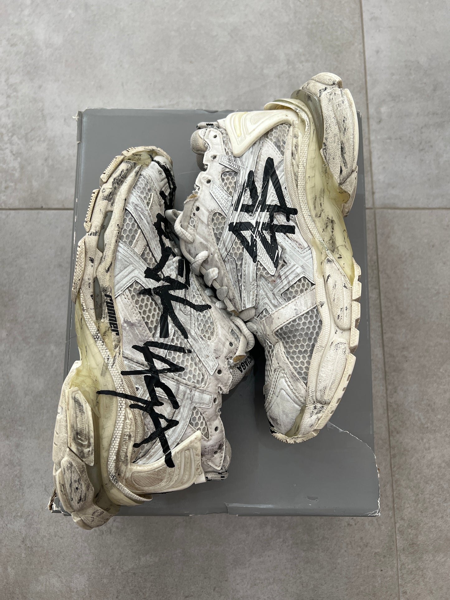 Balenciaga Runner Graffiti
