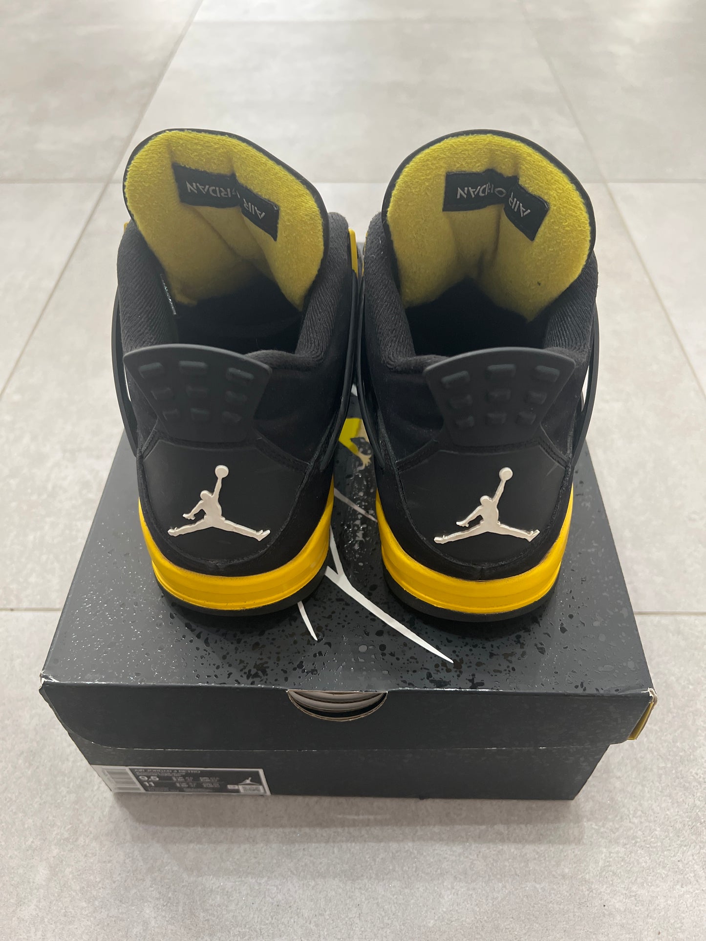 Jordan 4 Thunder
