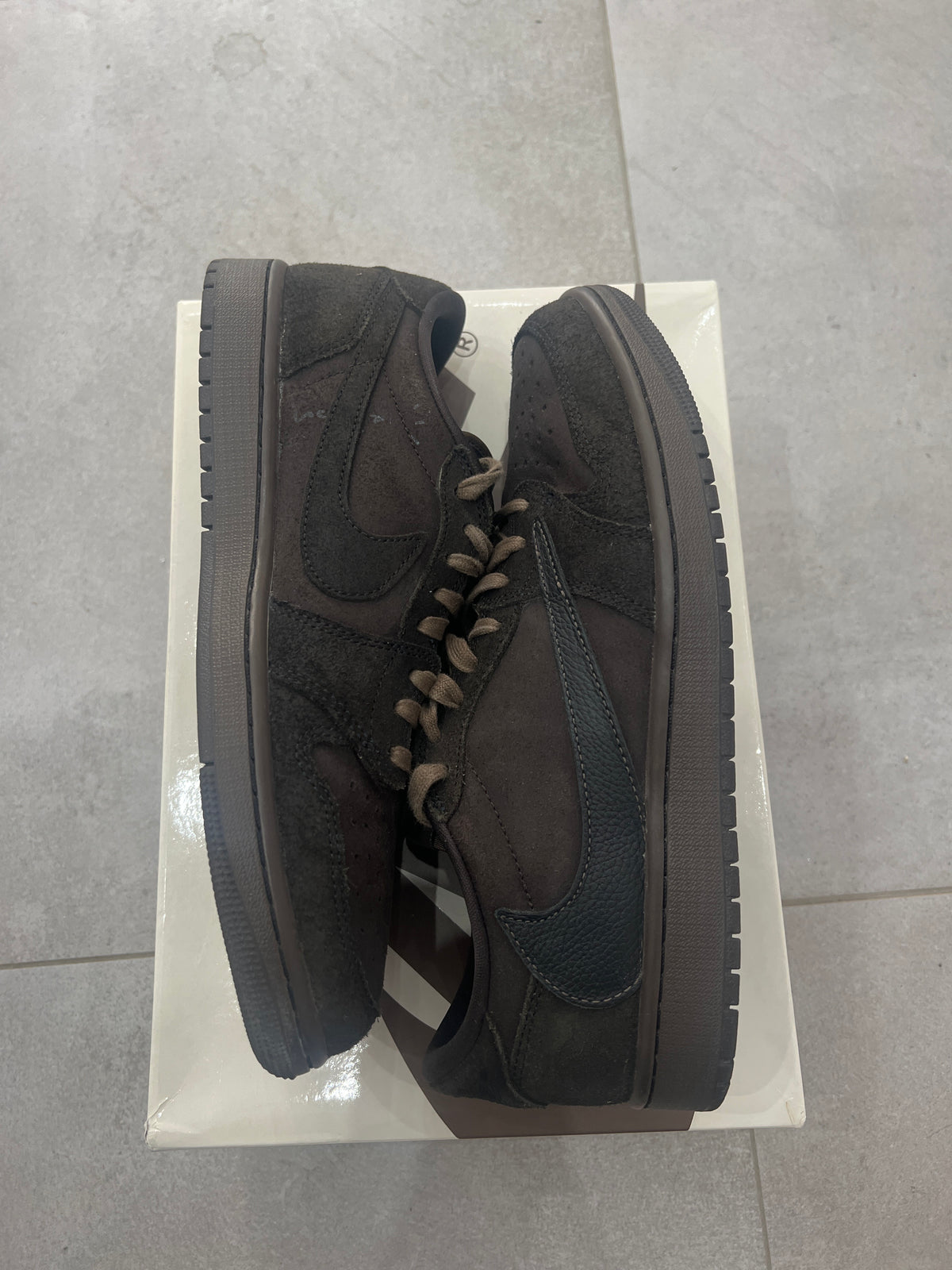 Jordan 1 Low x Travis Scott „Velvet Brown”