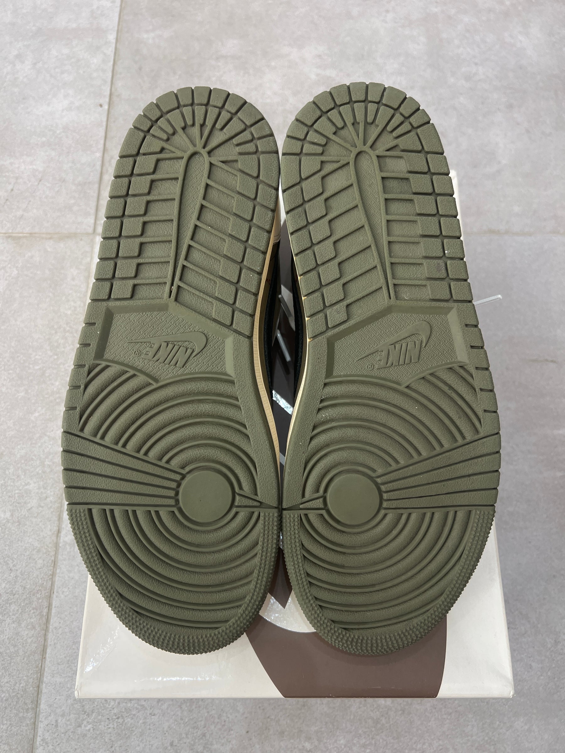 Air Jordan 1 Low x Travis Scott Medium Olive