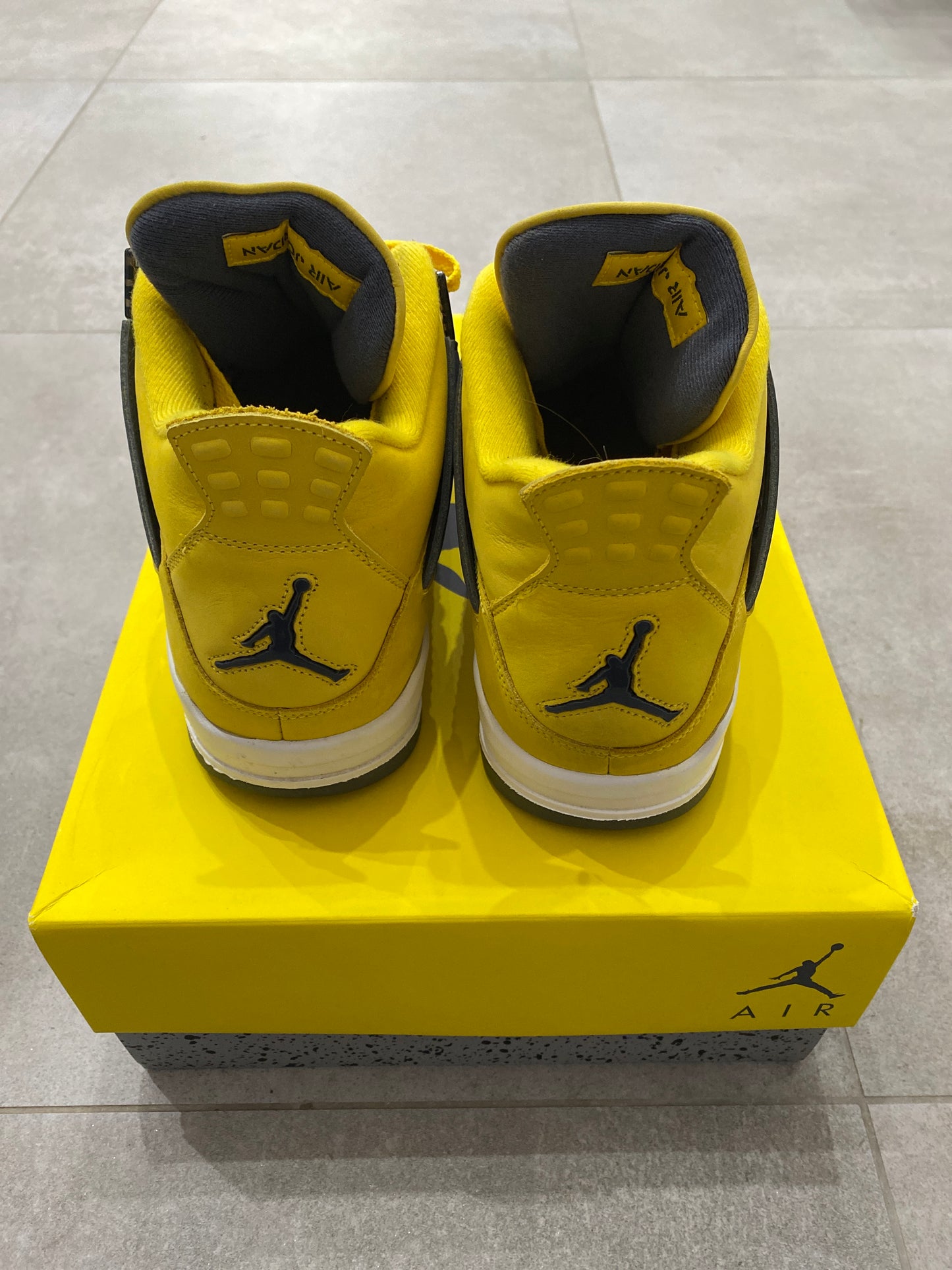 Jordan 4 Lightning