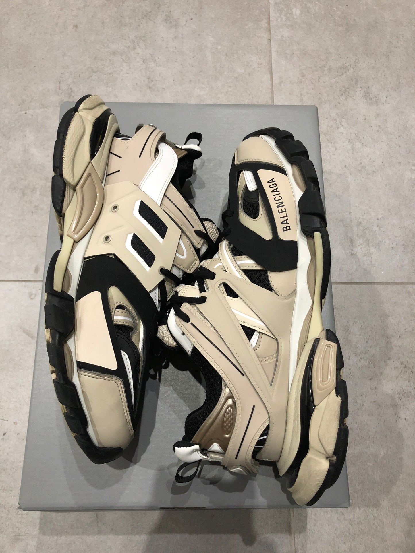 Balenciaga Track Begie/Black