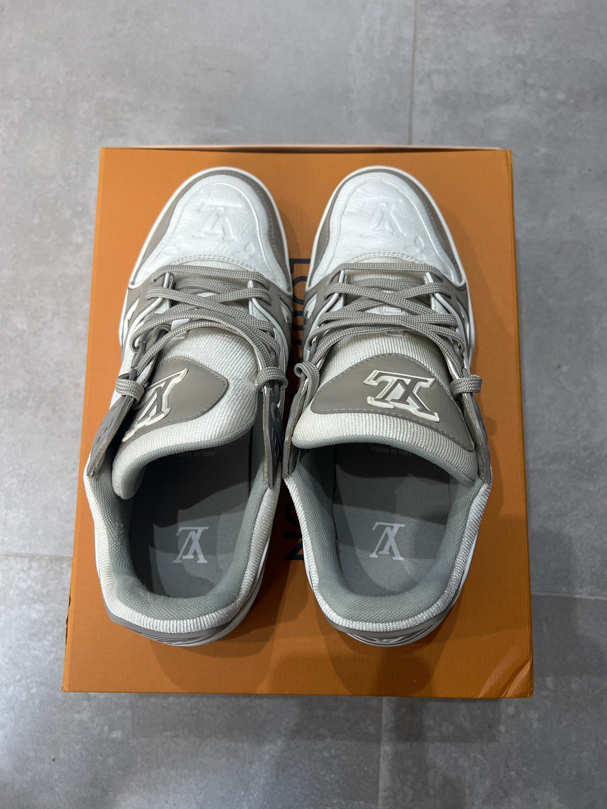 Louis Vuitton White/Grey