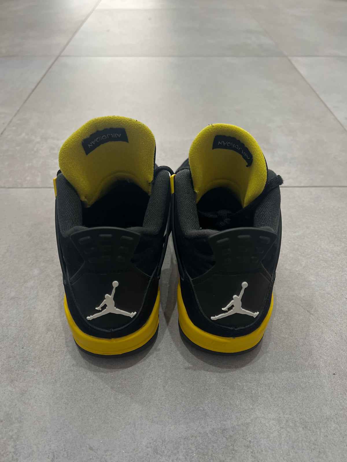 Jordan 4 Thunder