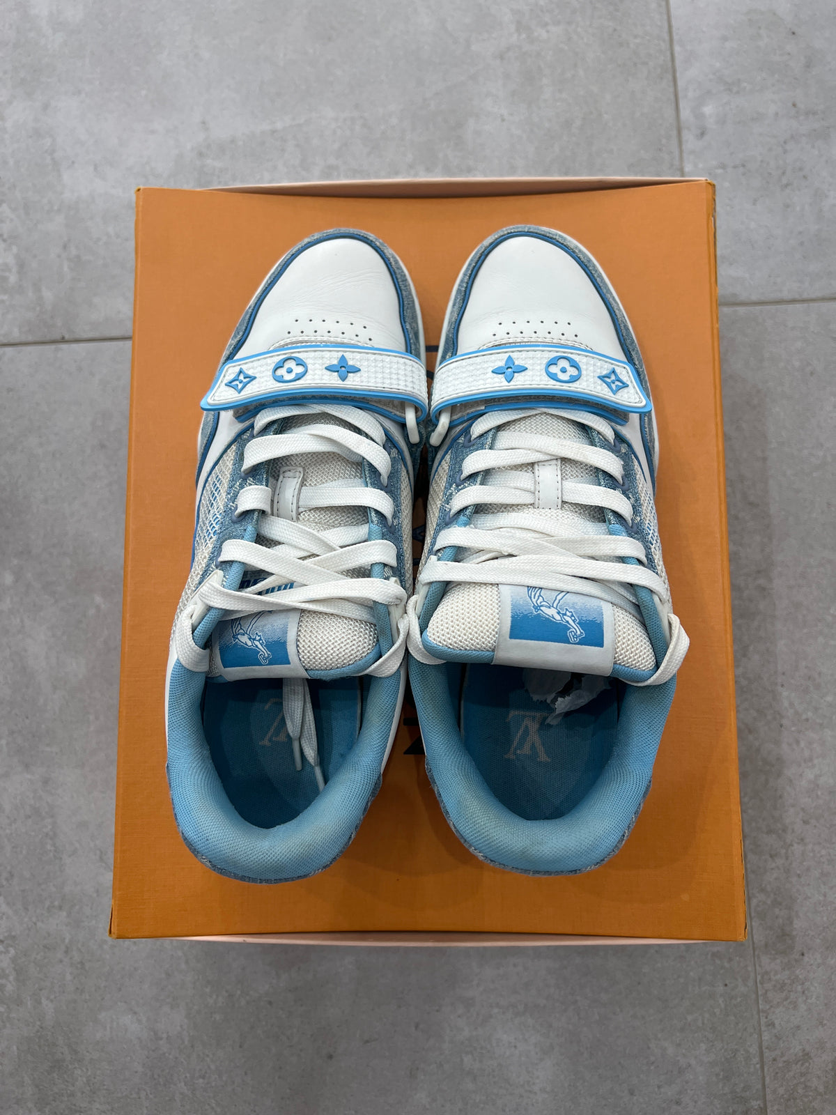 Louis Vuitton Trainer baby blue denim
