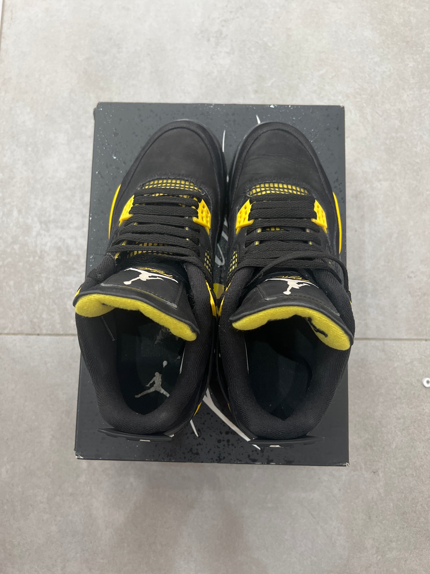 Jordan 4 Thunder