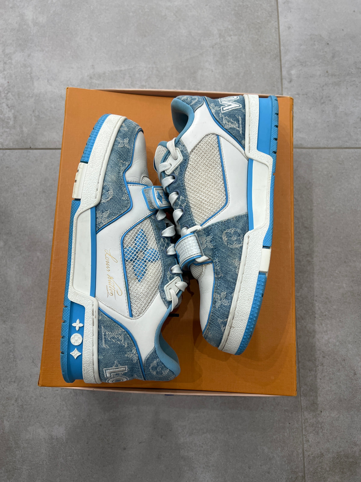Louis Vuitton Trainer baby blue denim