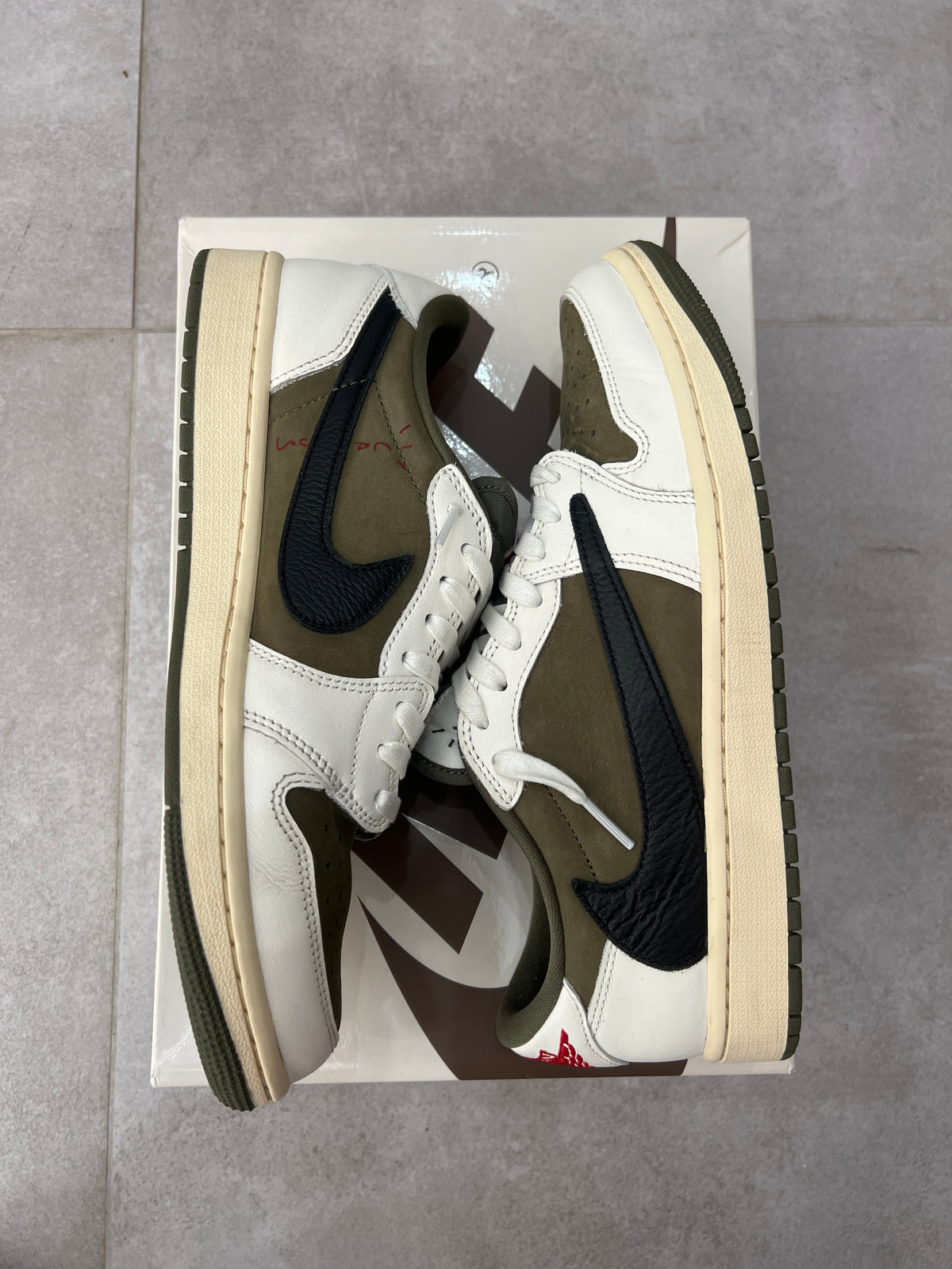 Air Jordan 1 Low x Travis Scott Medium Olive