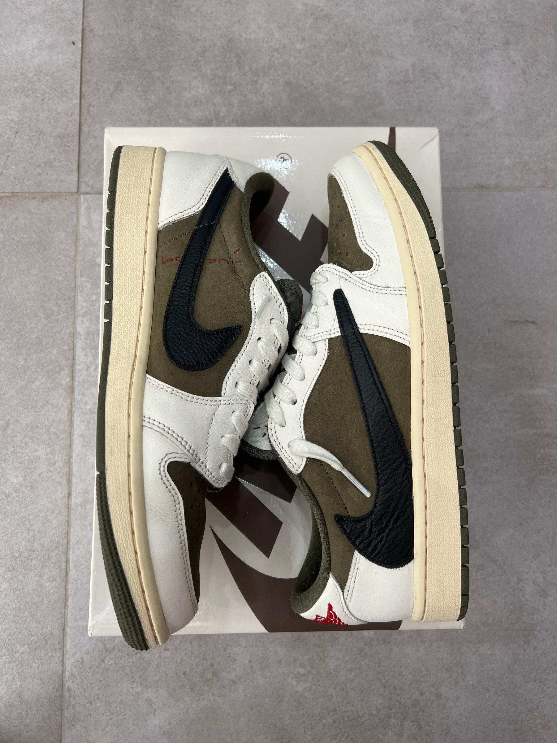 Air Jordan 1 Low x Travis Scott Medium Olive