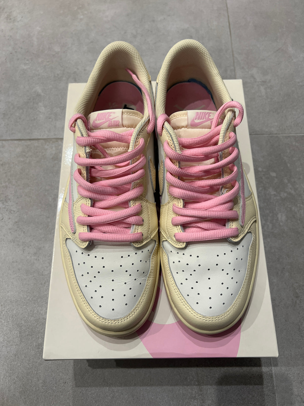 Jordan 1 Low x Travis Scott Shy Pink