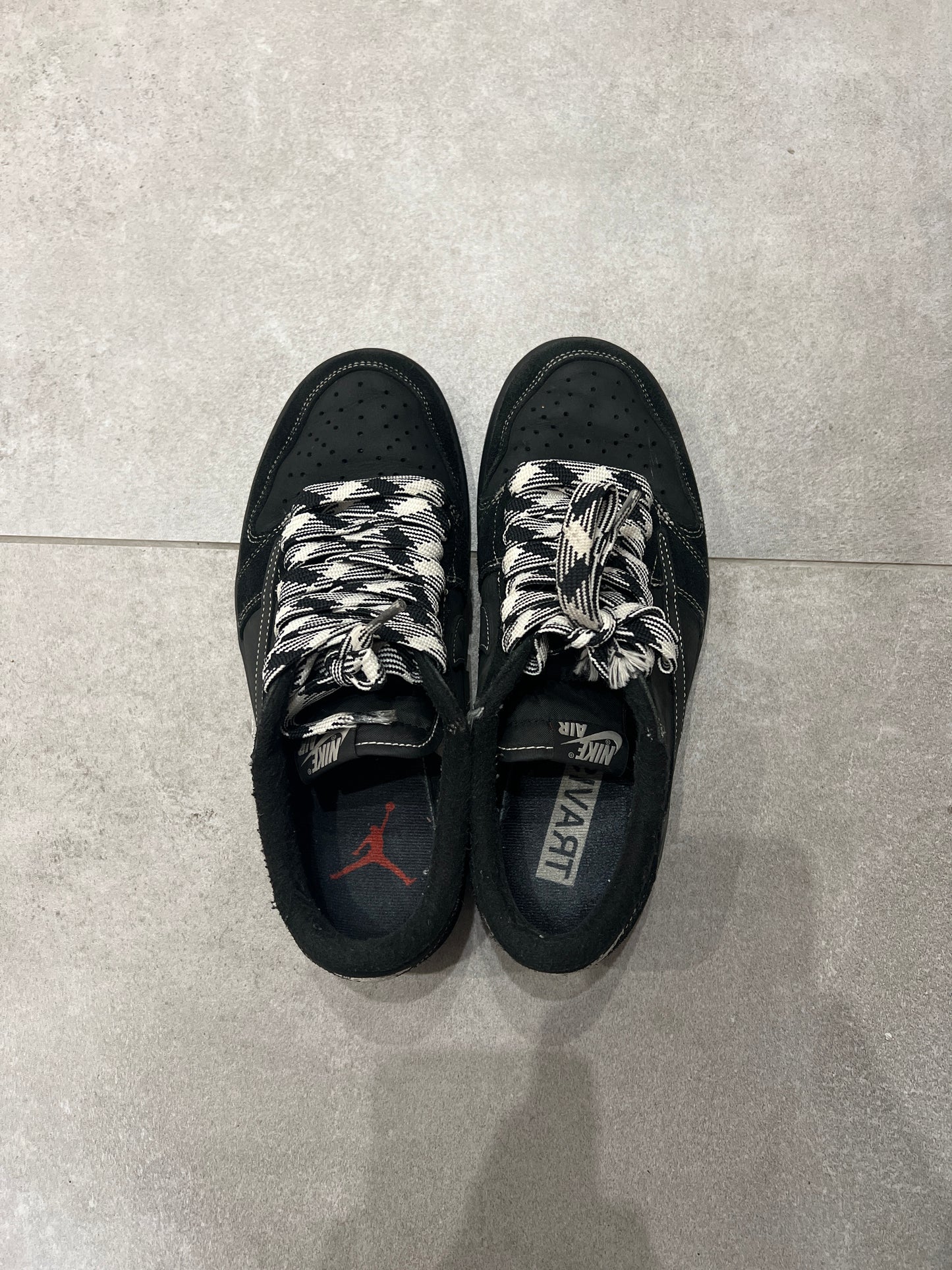 Jordan 1 Low x Travis Scott Black Phantom