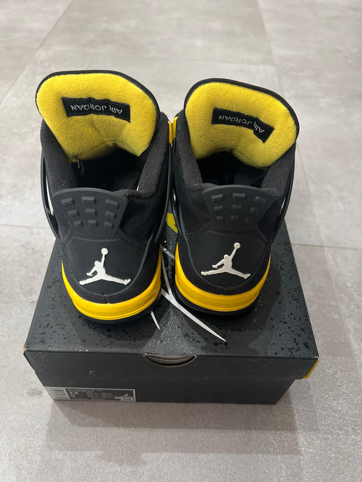 Jordan 4 Thunder