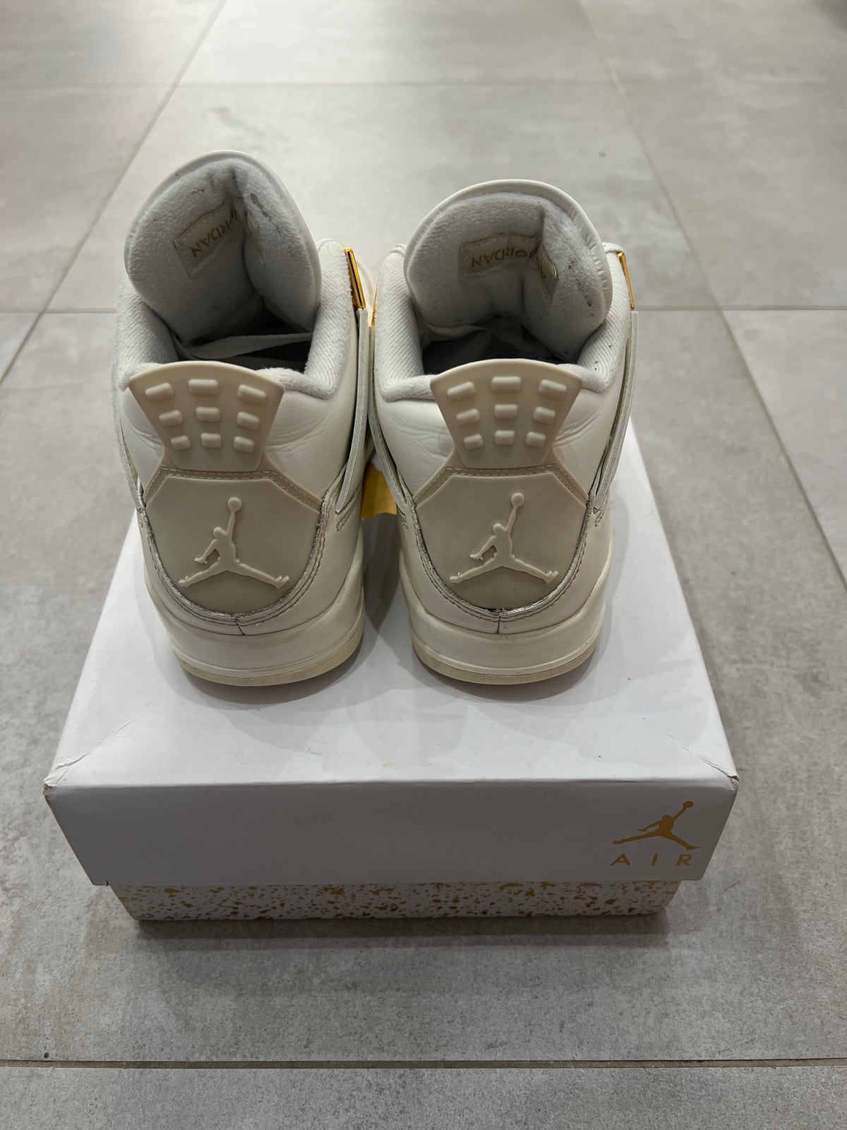 Air Jordan 4 Metalic Gold