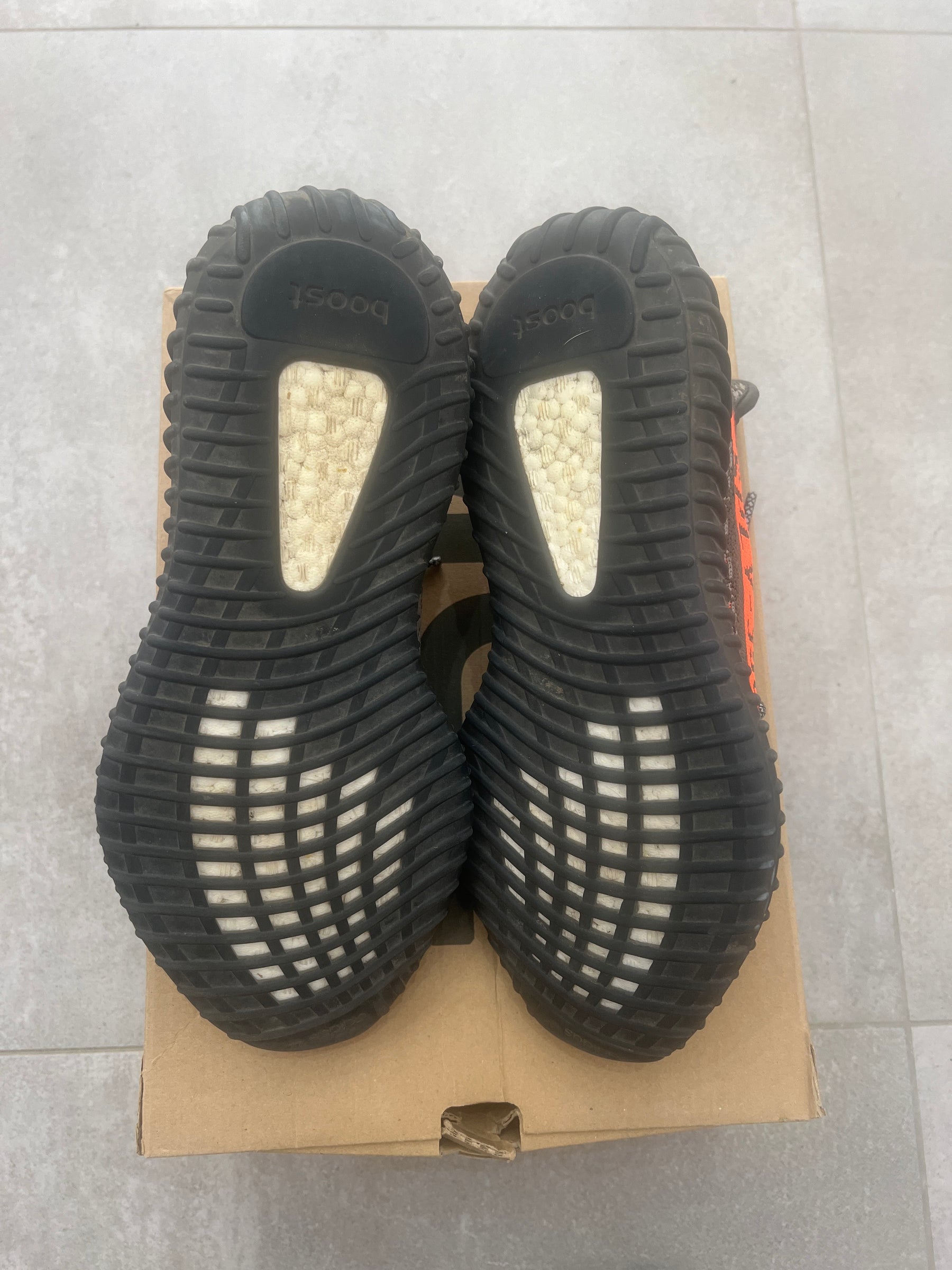 Adidas Yeezy 350v2 Carbon Beluga