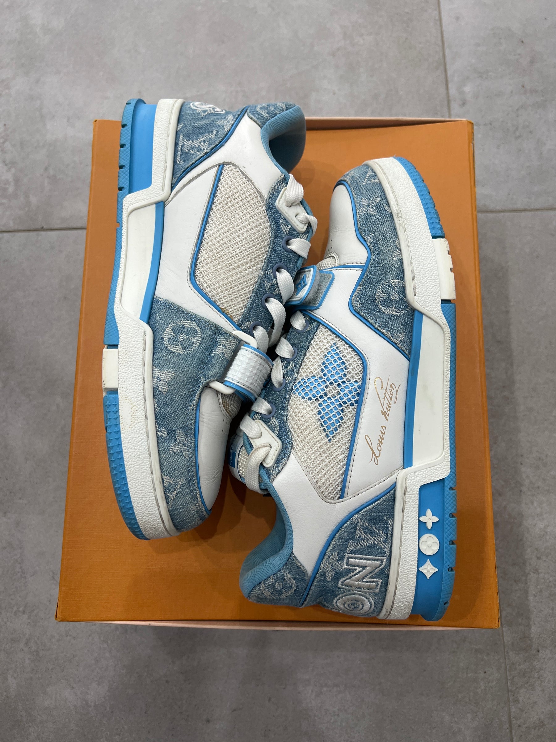 Louis Vuitton Trainer baby blue denim