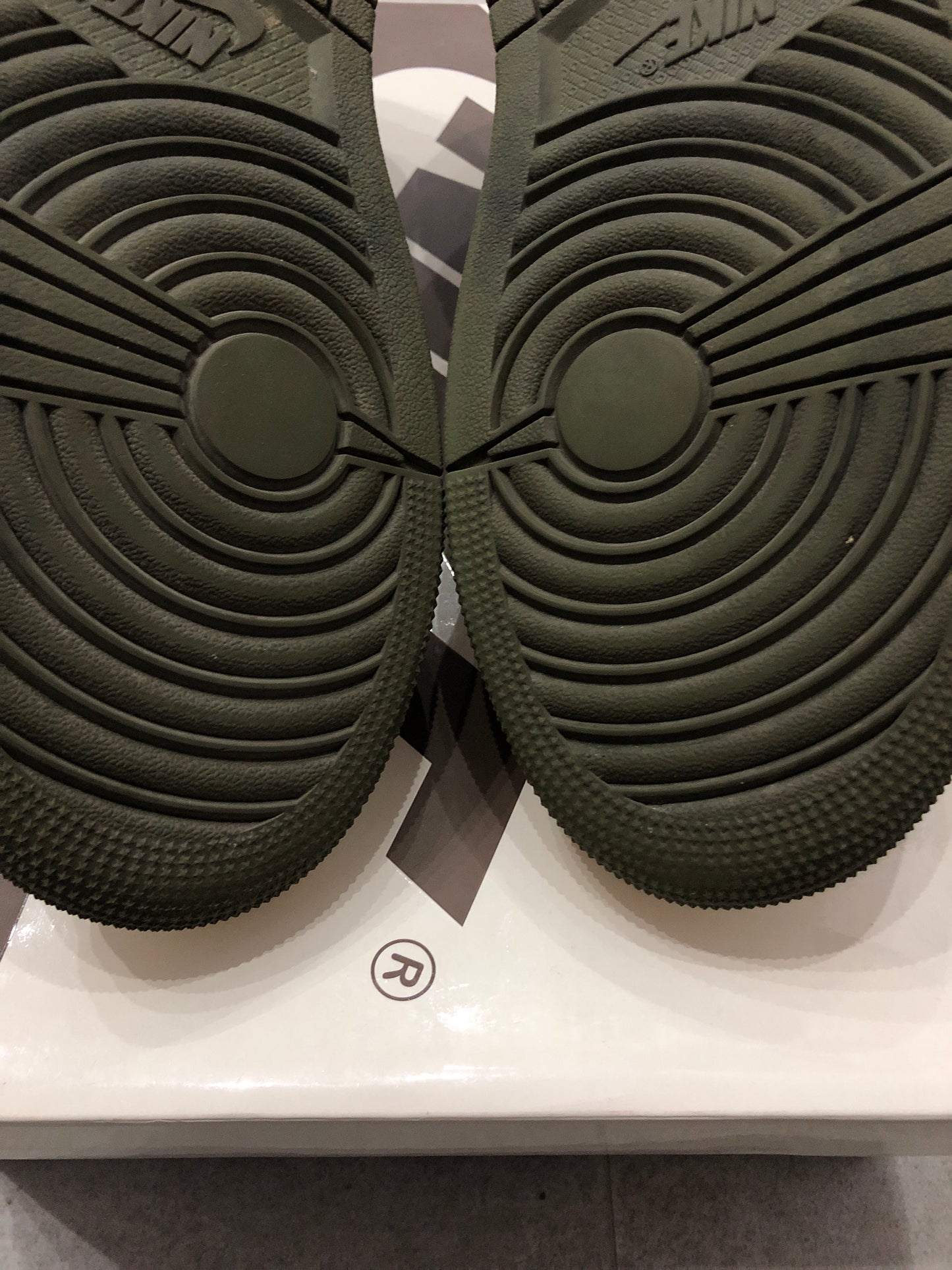 Jordan 1 Low x Travis Scott Medium Olive