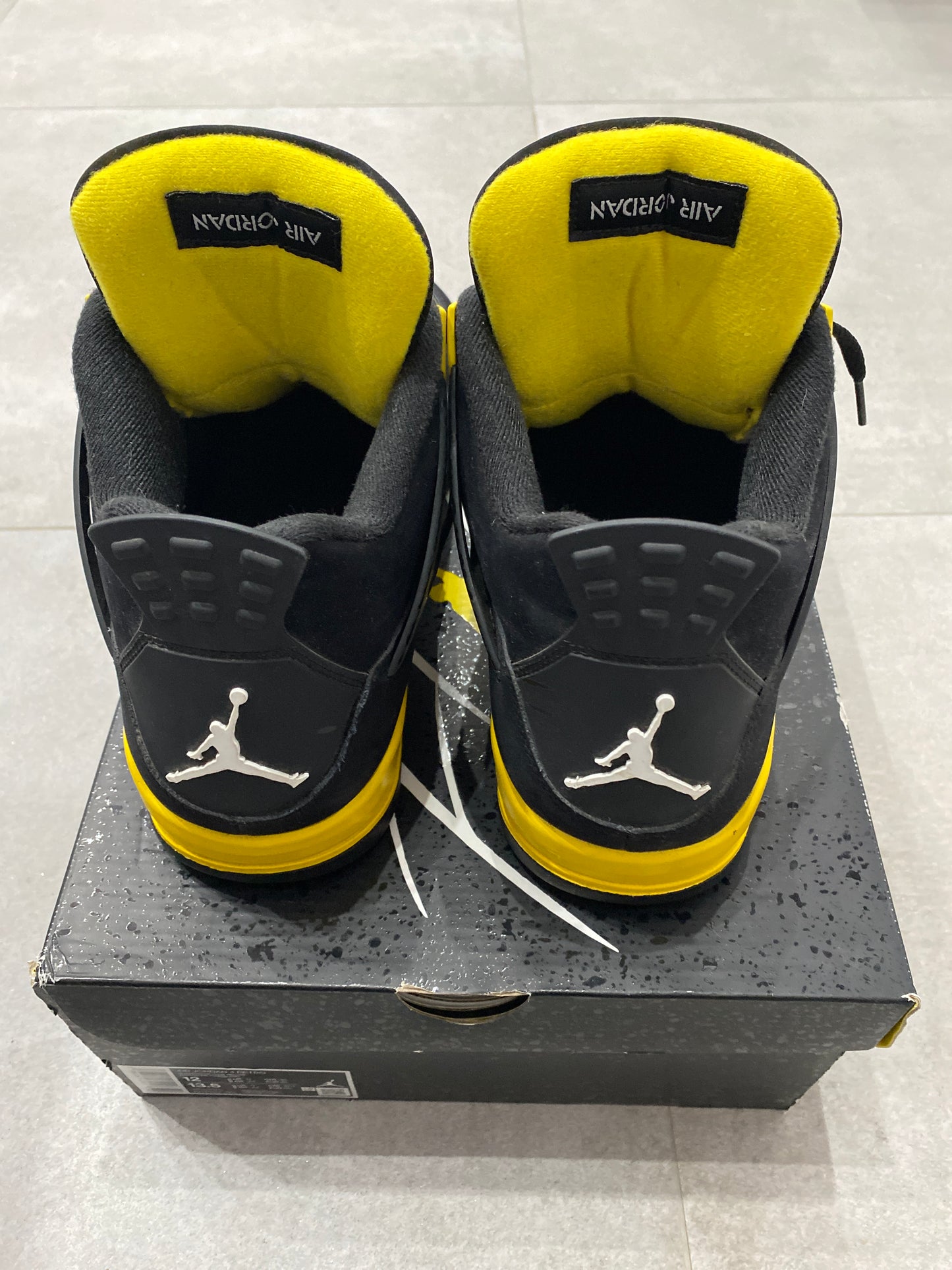 Jordan 4 Thunder