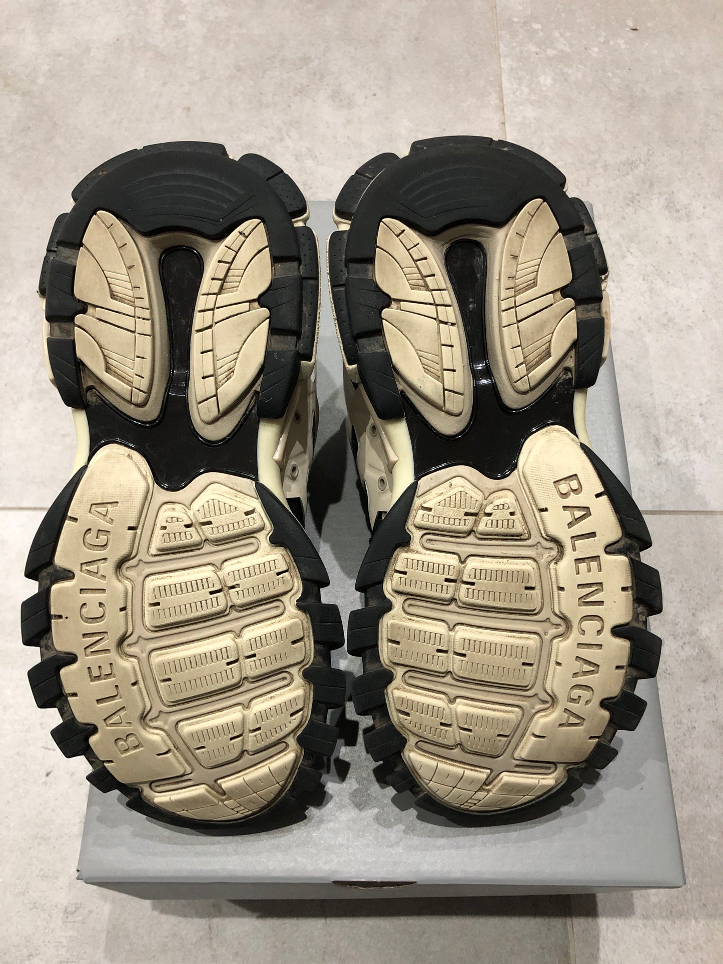 Balenciaga Track Begie/Black
