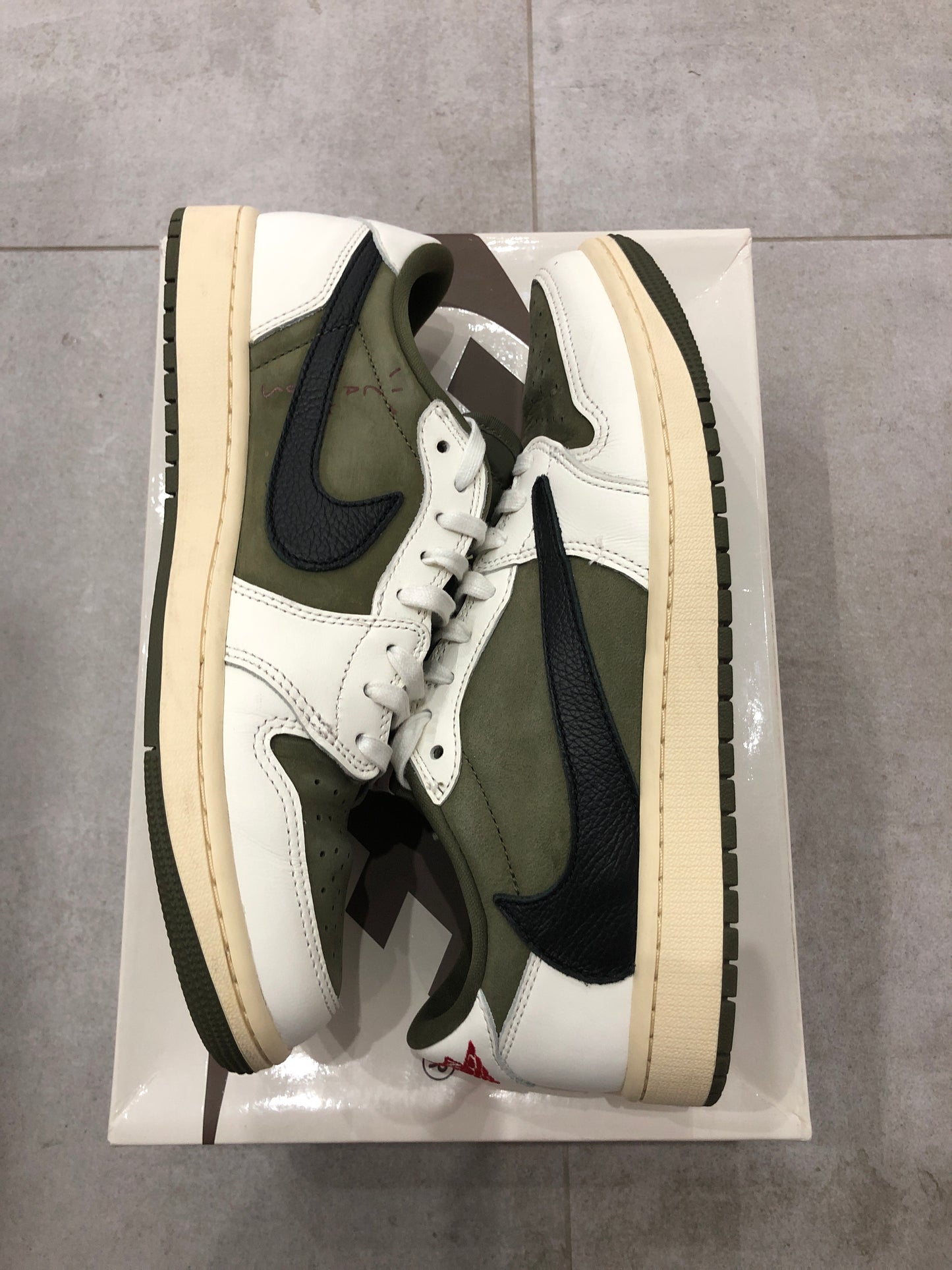 Jordan 1 Low x Travis Scott Medium Olive