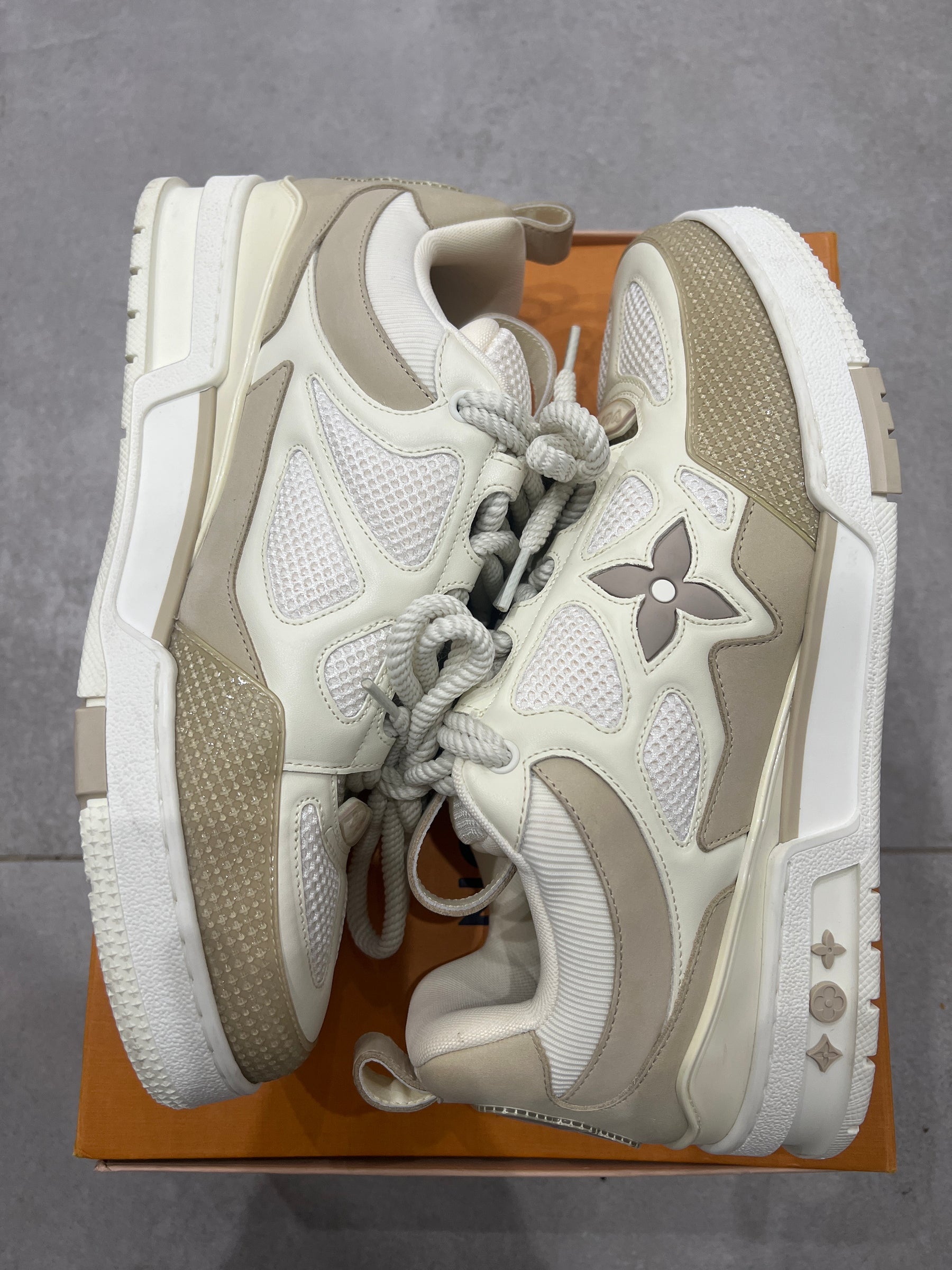 Louis Vuitton Skate Beige