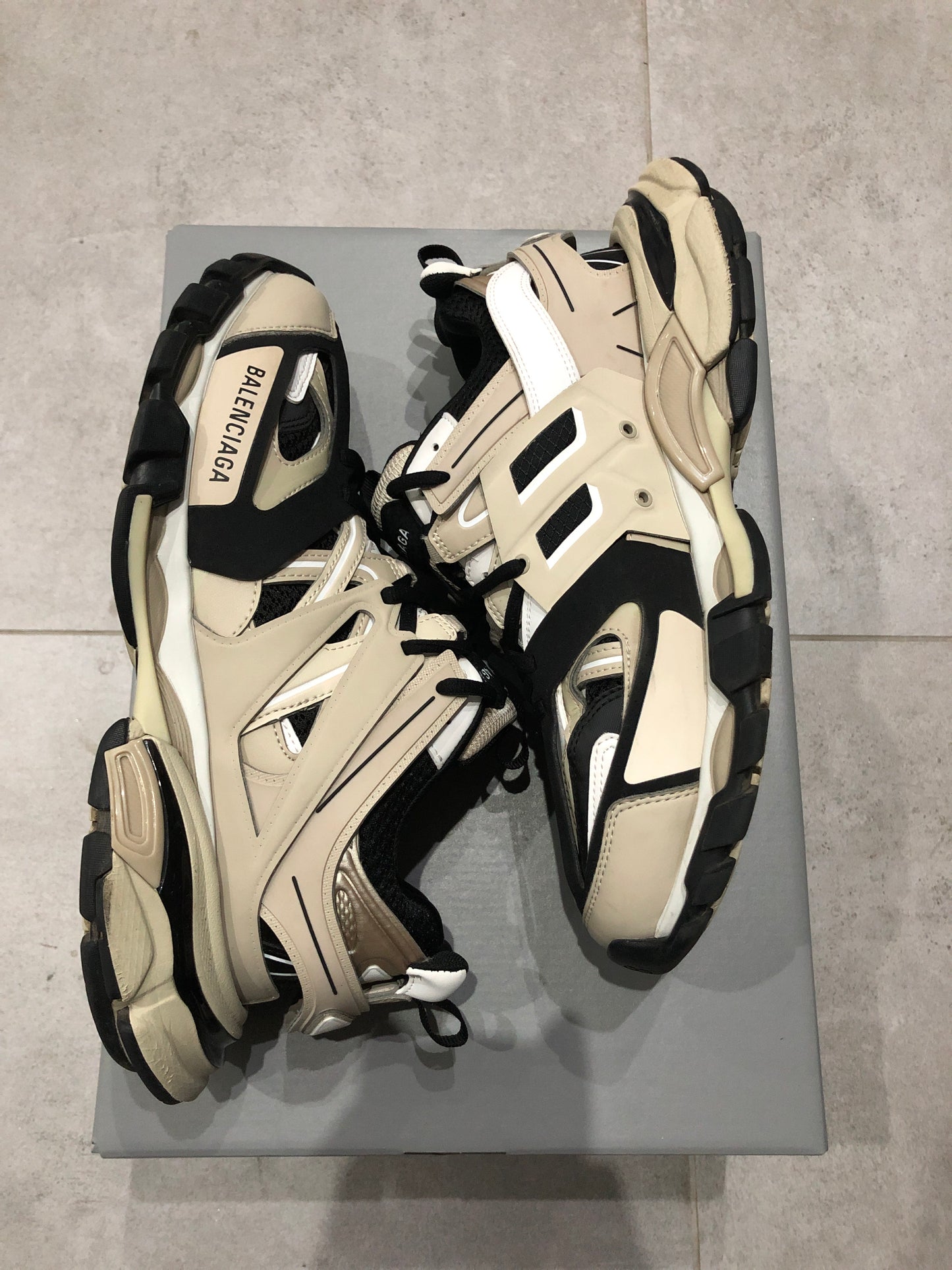 Balenciaga Track Begie/Black