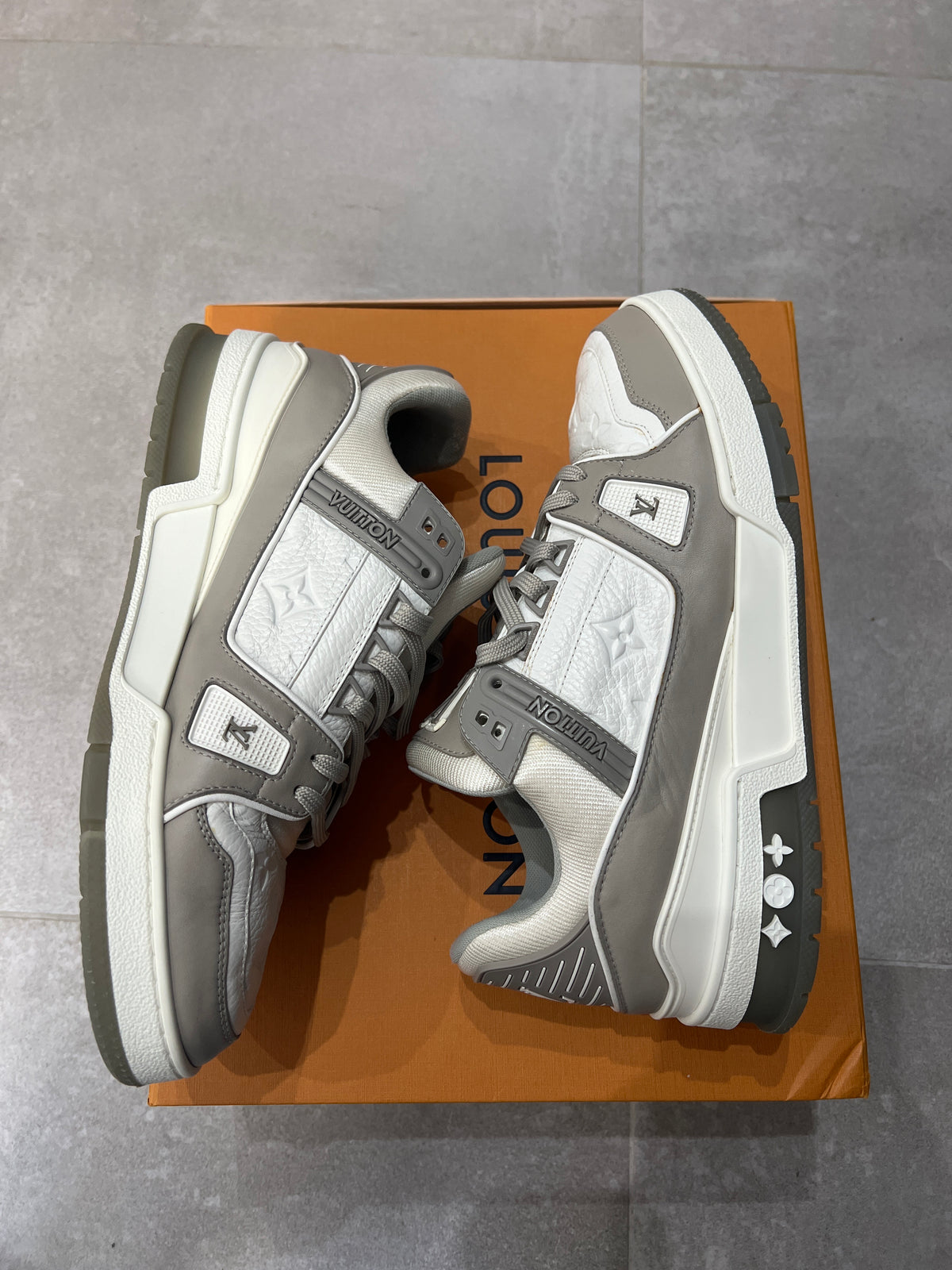 Louis Vuitton White/Grey