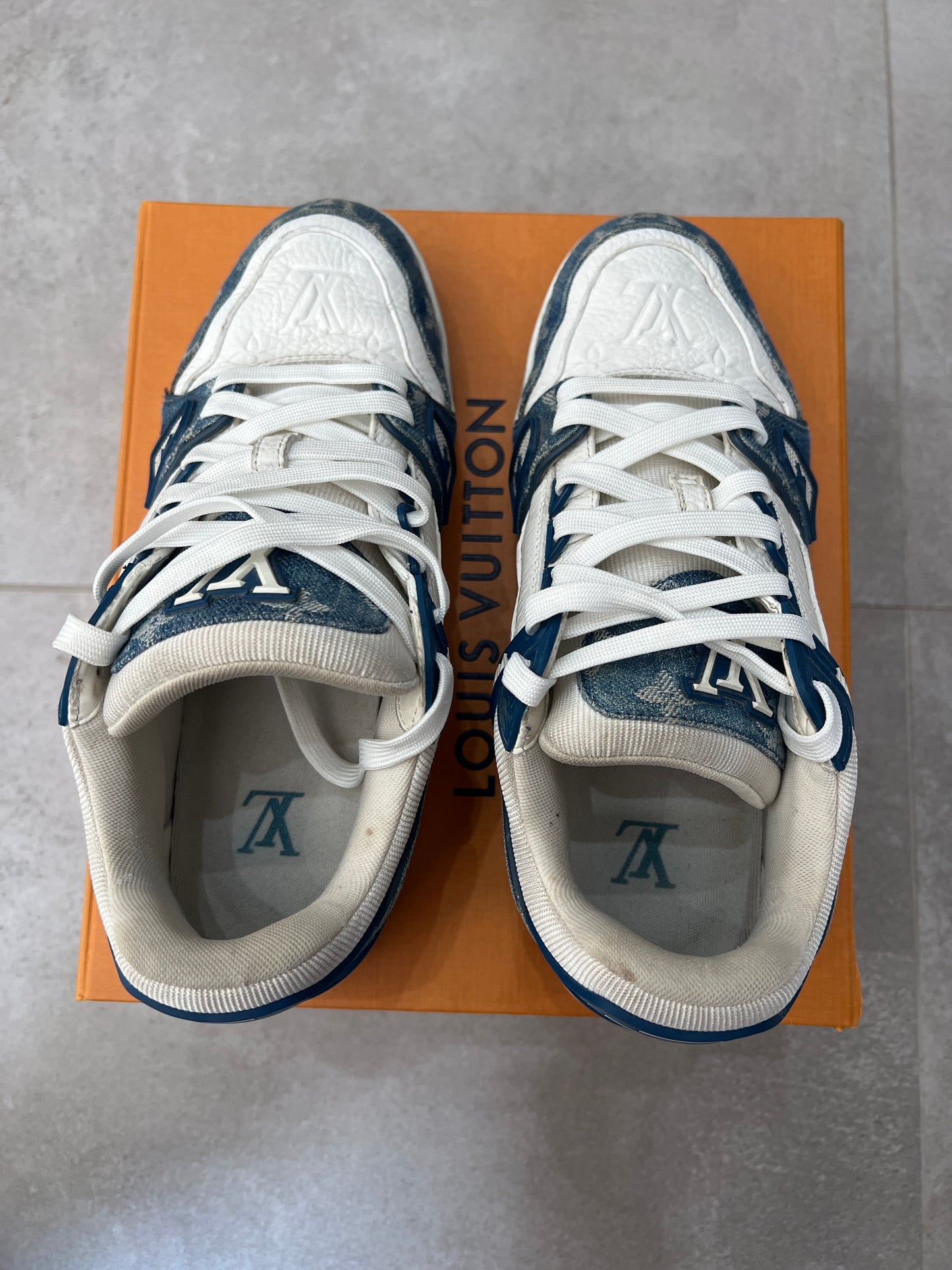Louis Vuttion Trainer blue denim