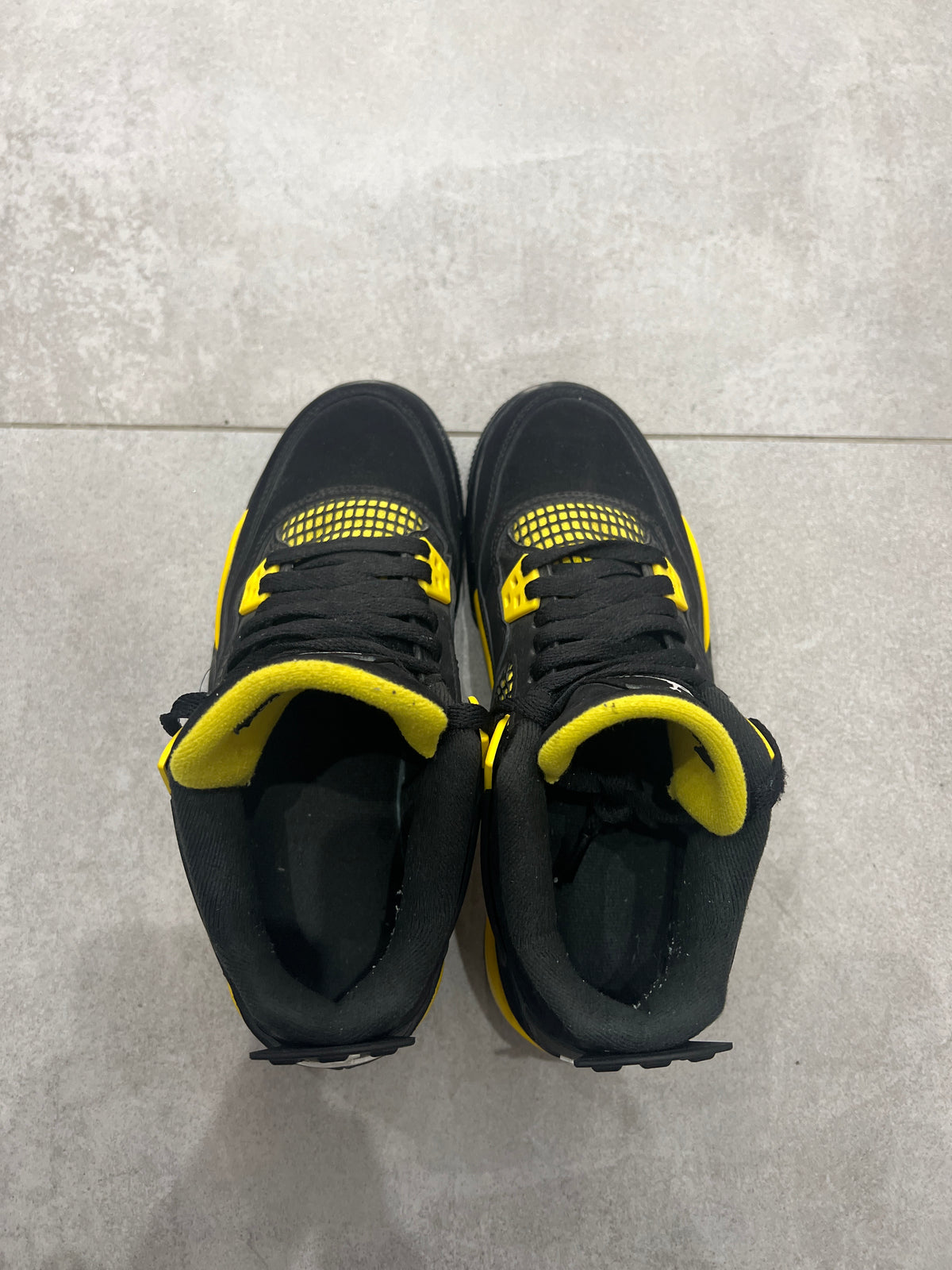 Jordan 4 Thunder