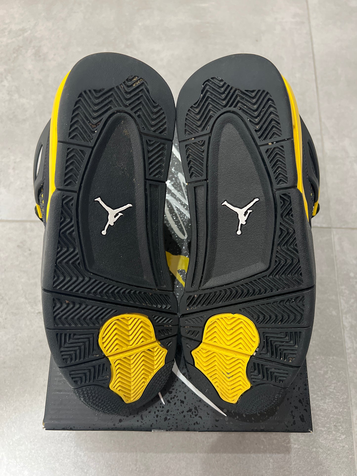 Jordan 4 Thunder