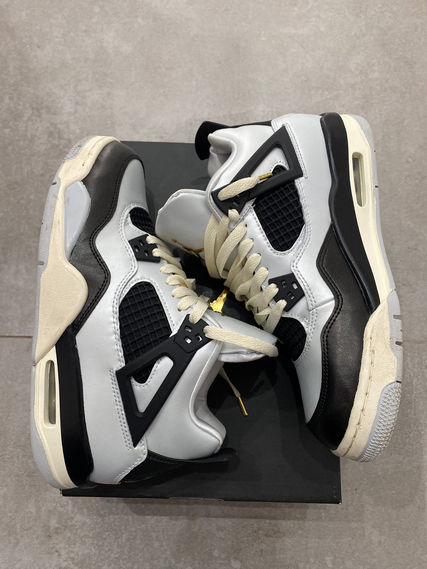 Jordan 4 Pure Platinum